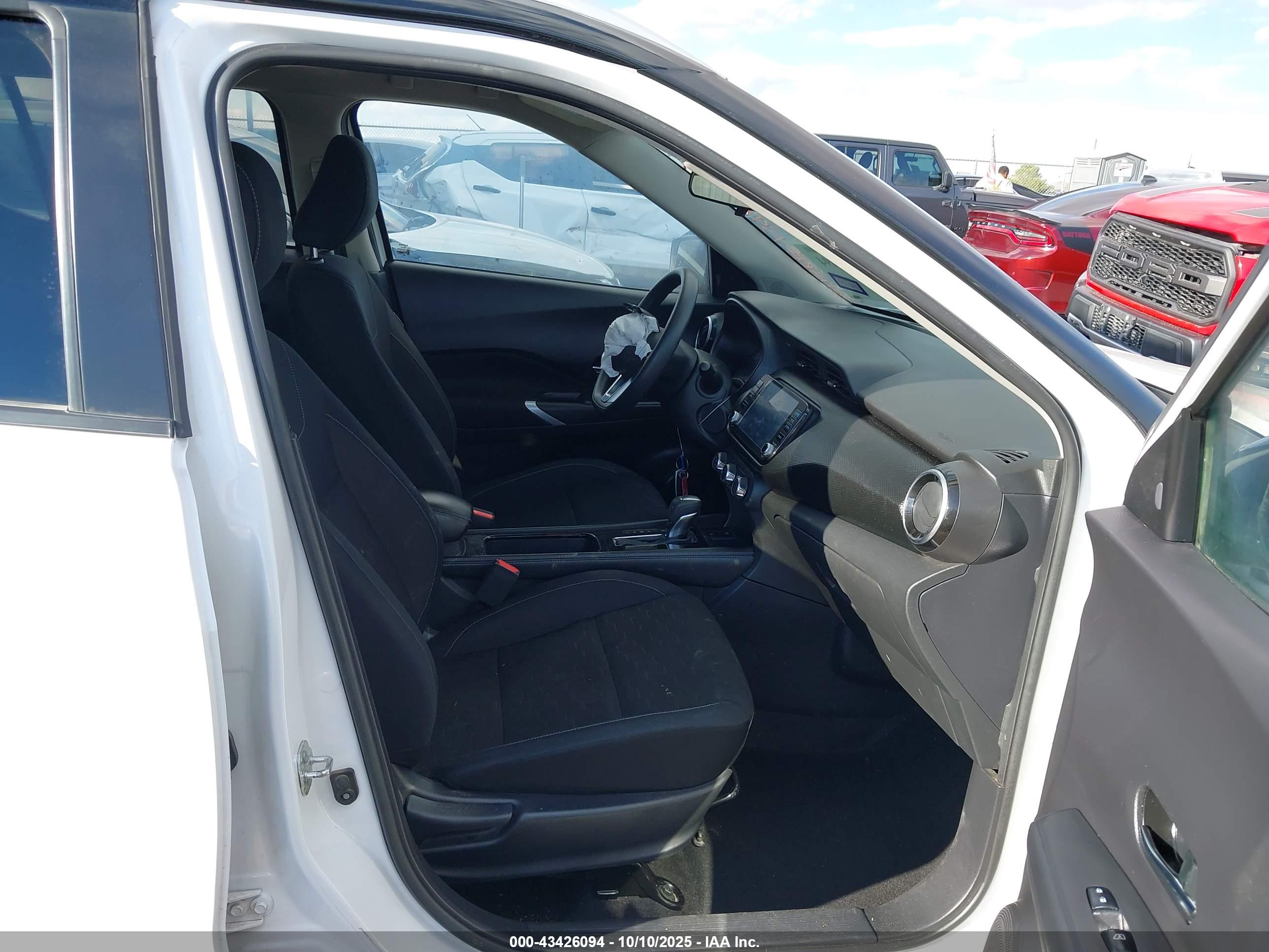 NISSAN KICKS image 5