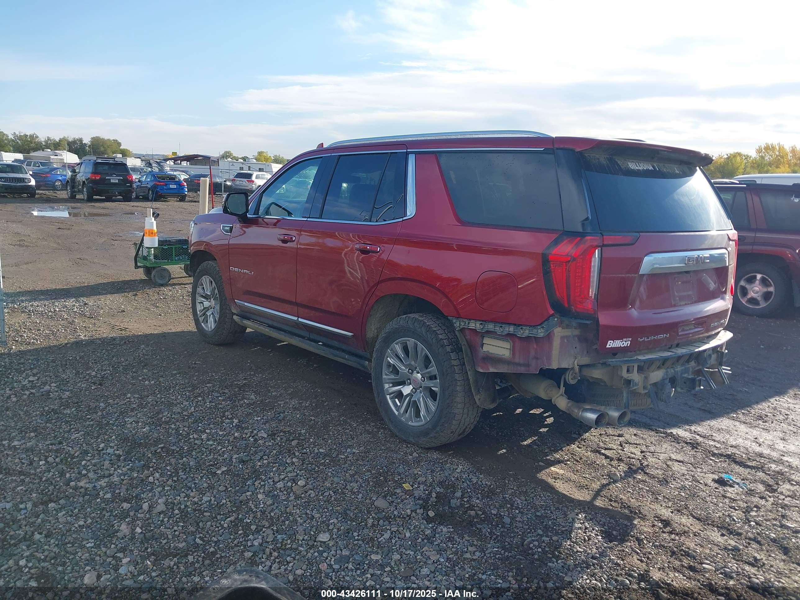 GMC YUKON image 3