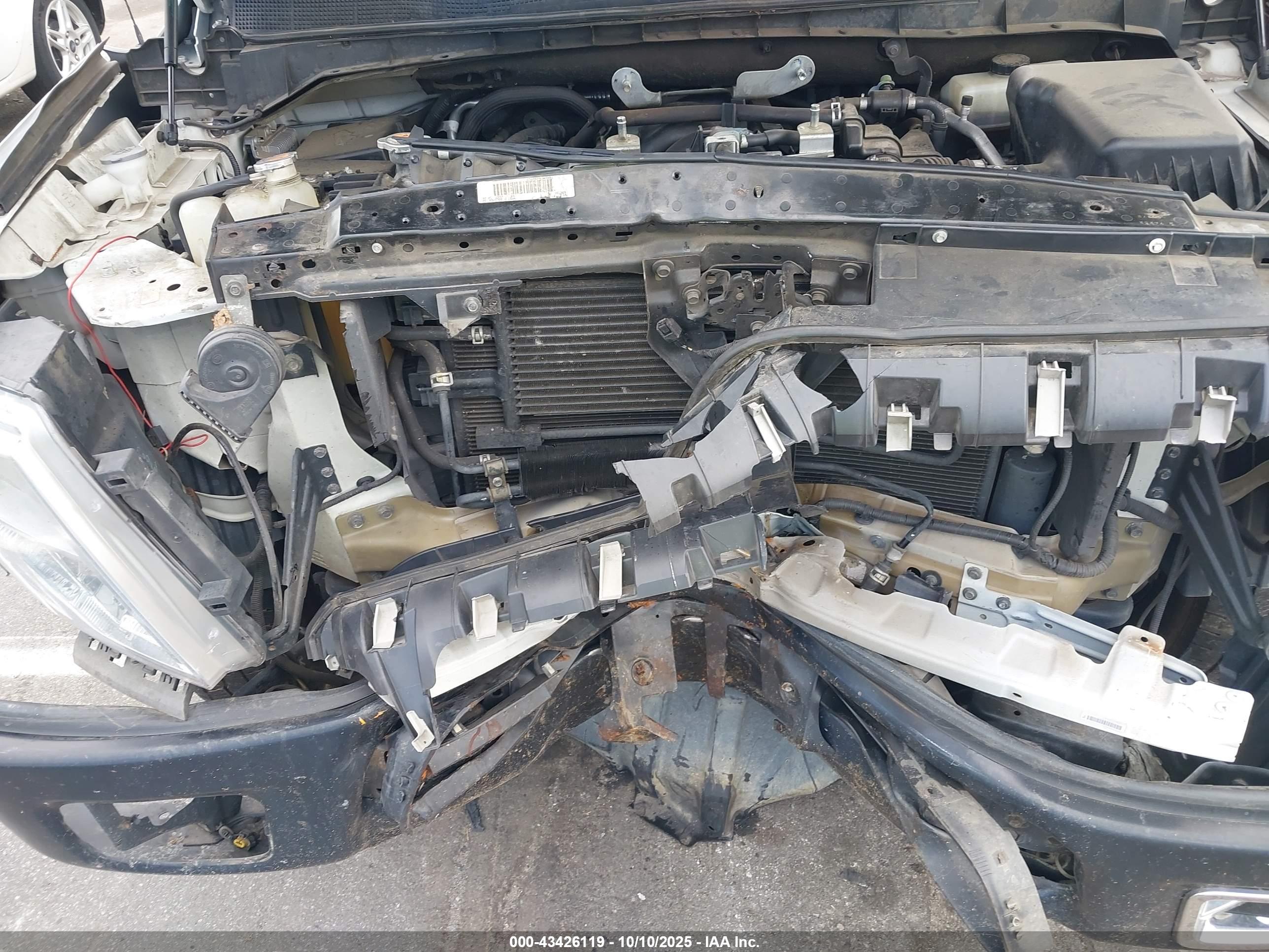 NISSAN TITAN image 10