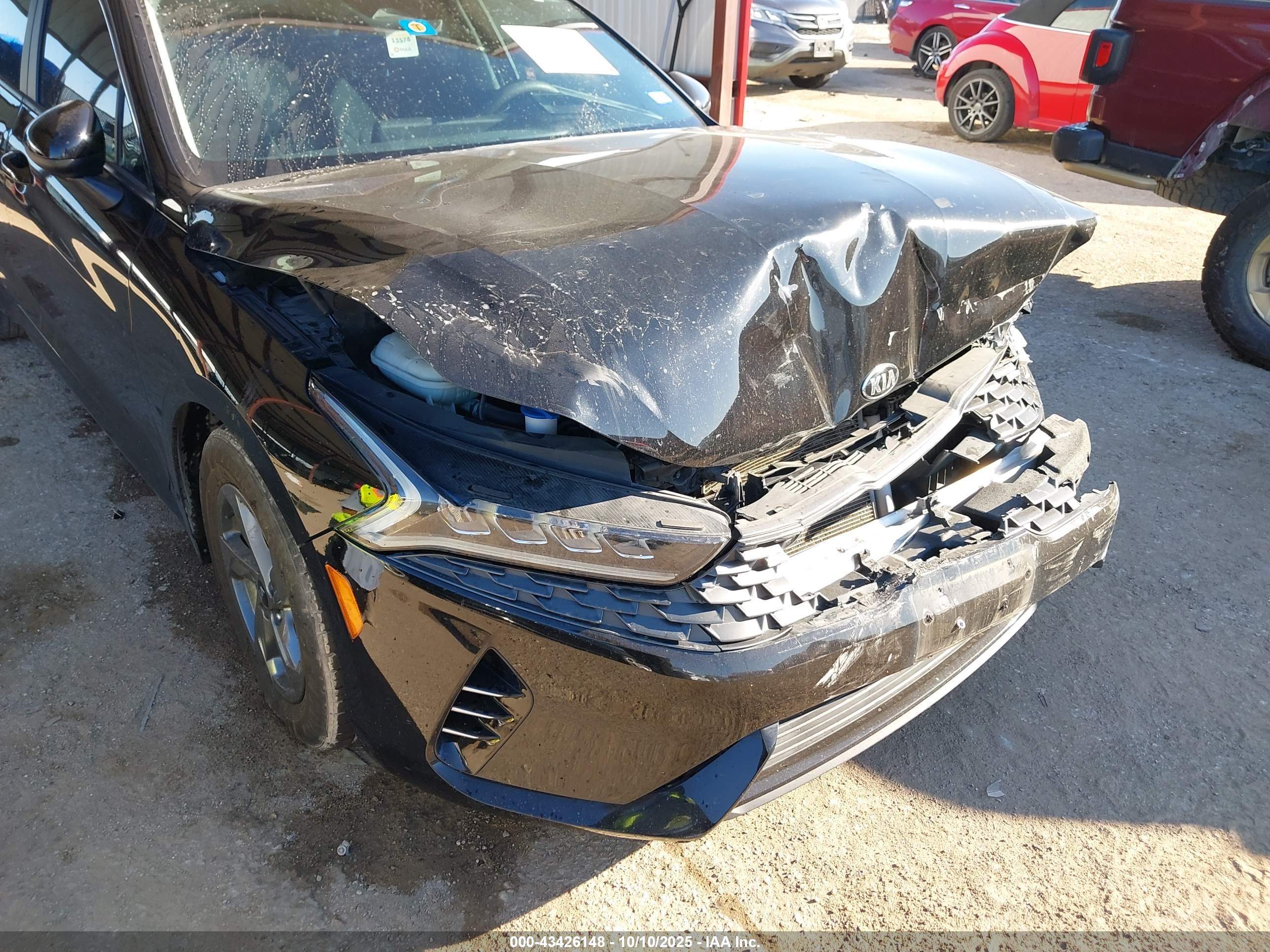KIA K5 image 6