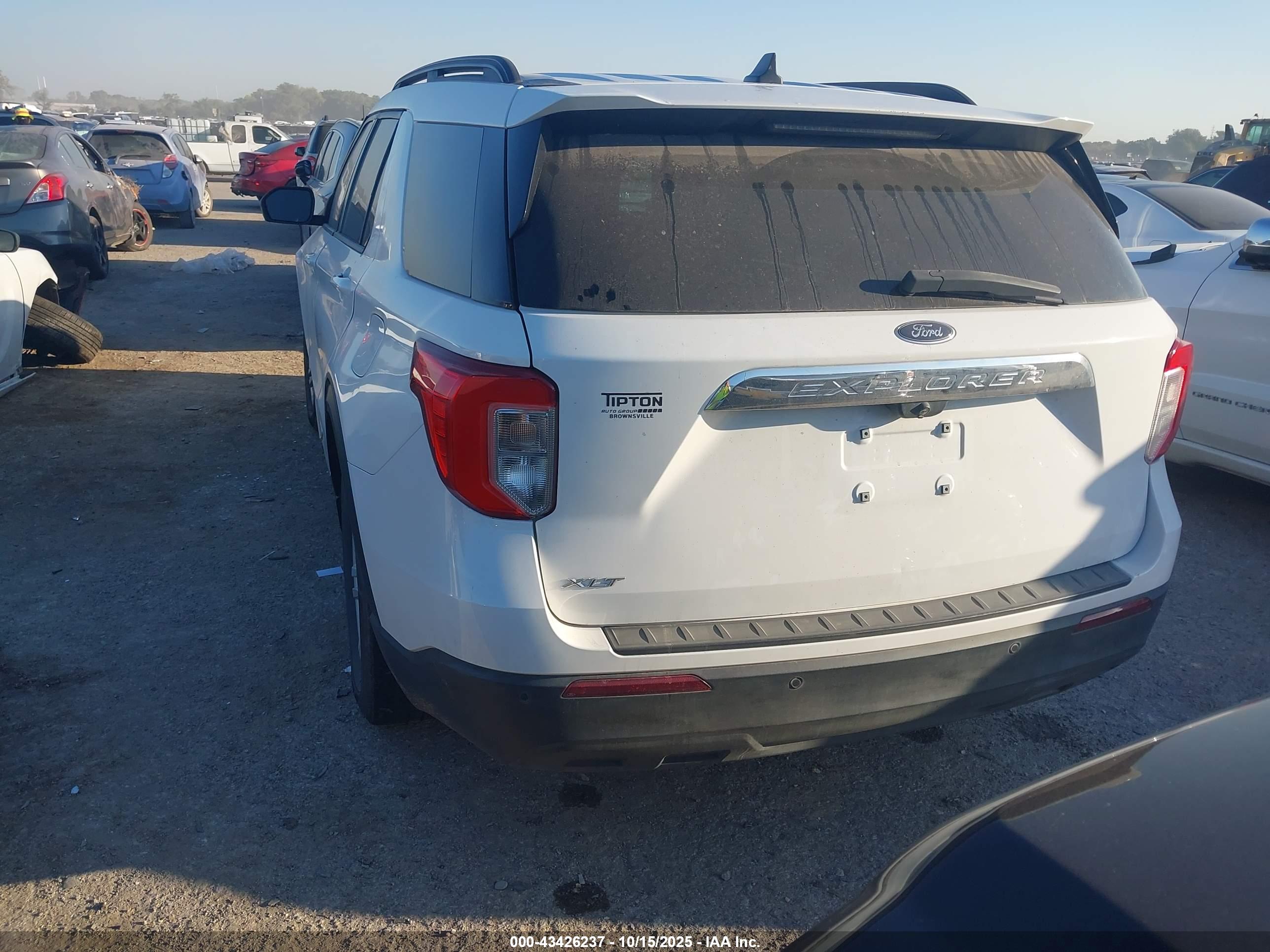 FORD EXPLORER image 3
