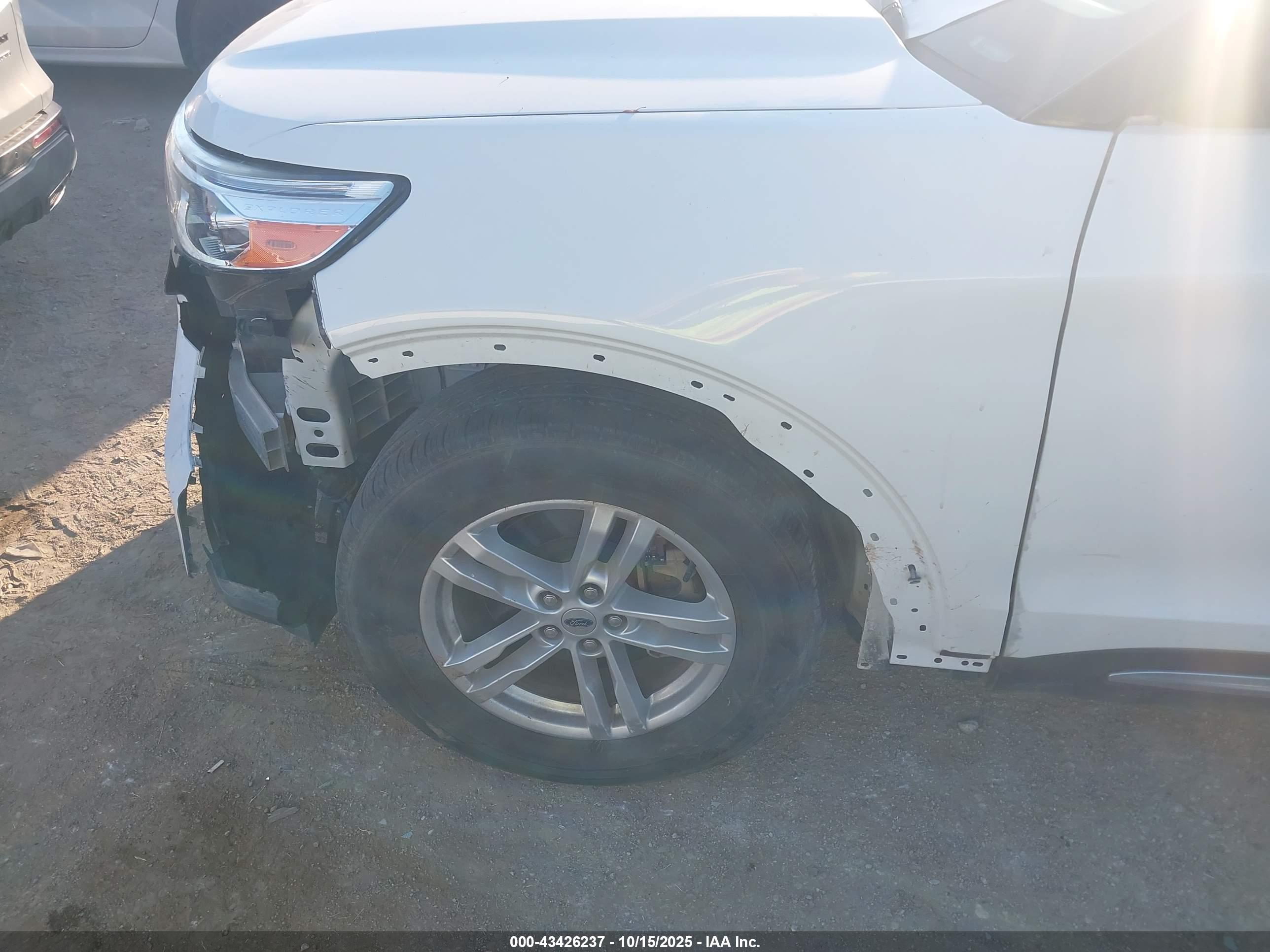 FORD EXPLORER image 6