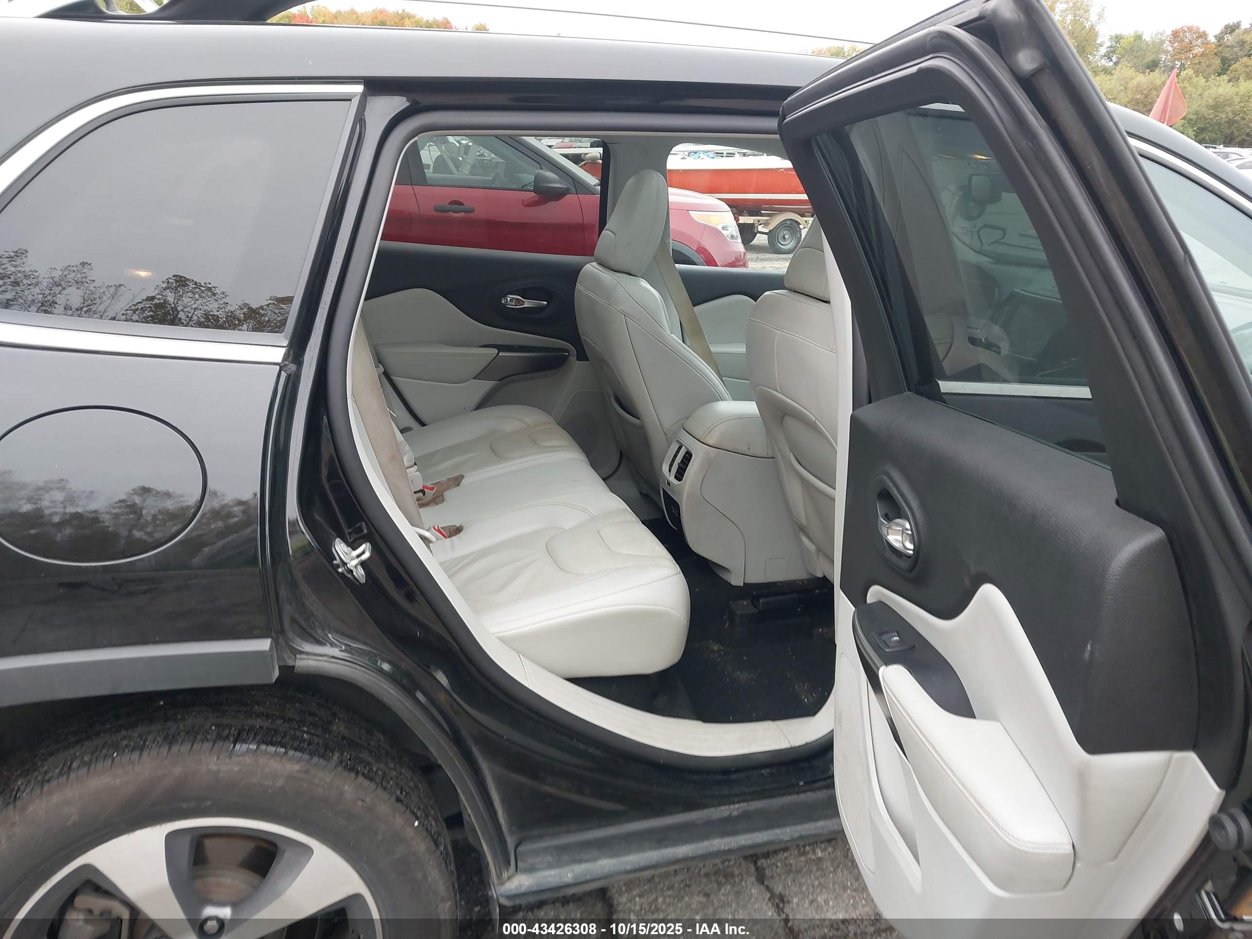 JEEP CHEROKEE image 8