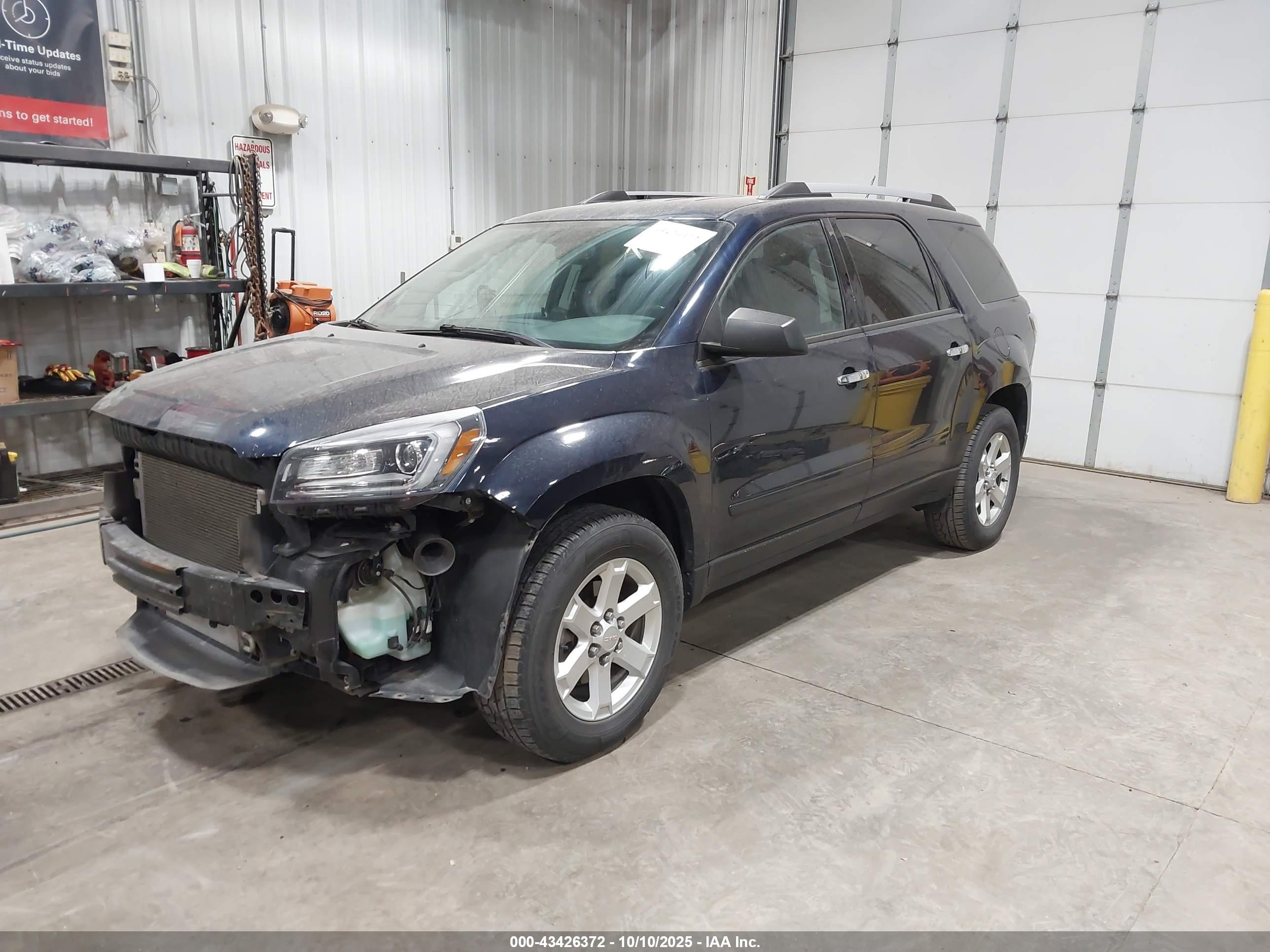 GMC ACADIA image 2