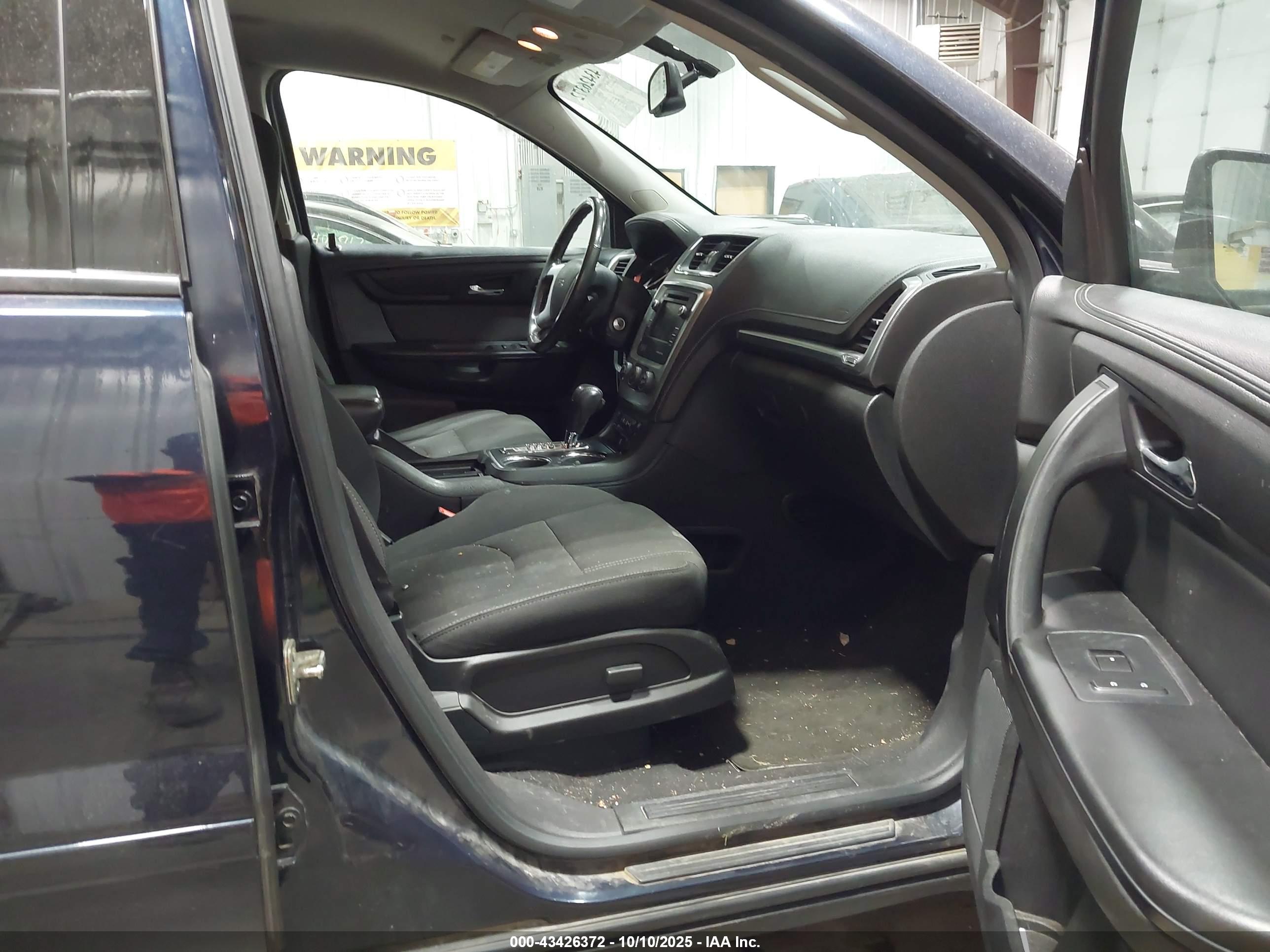 GMC ACADIA image 5