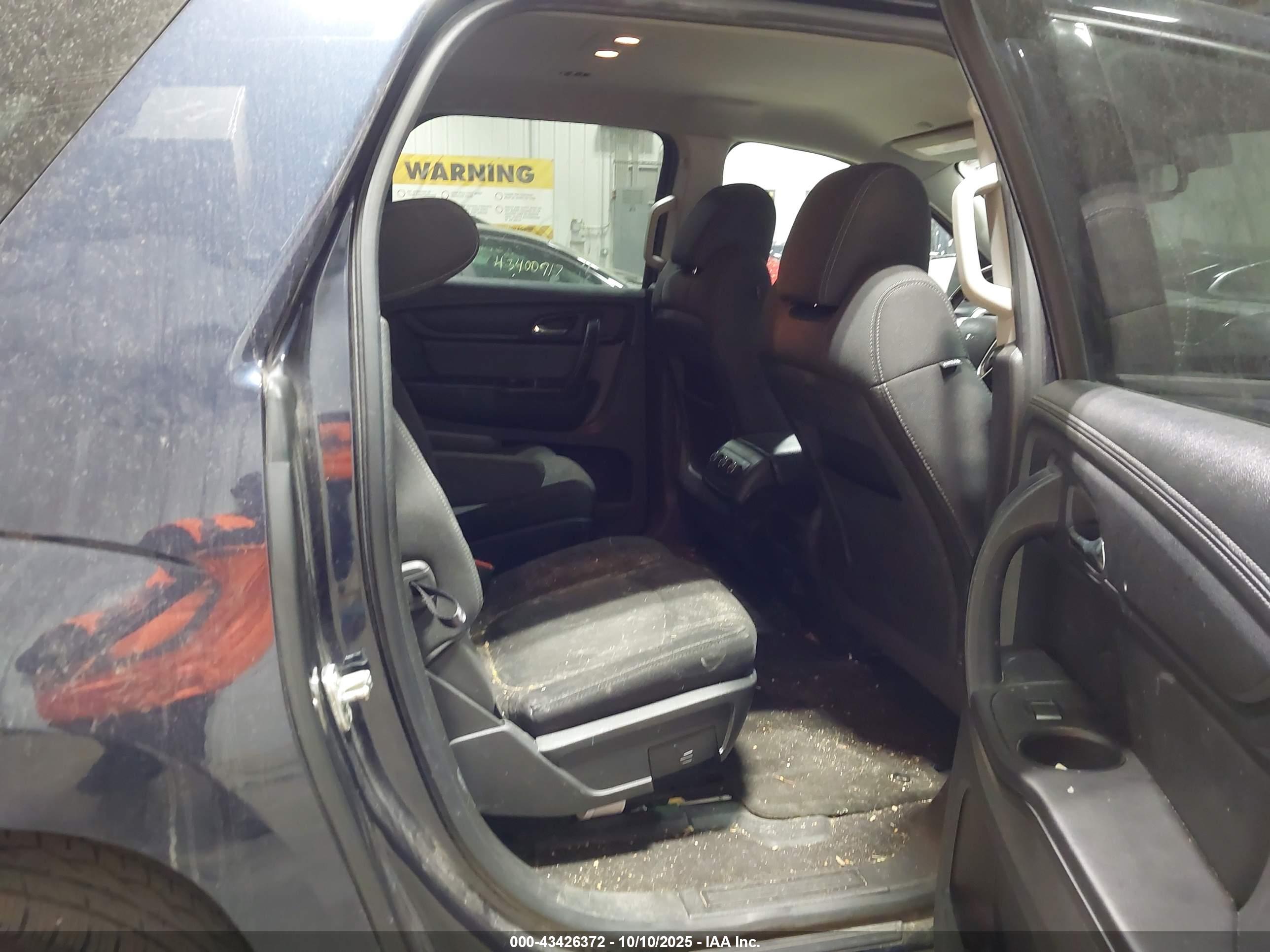 GMC ACADIA image 8