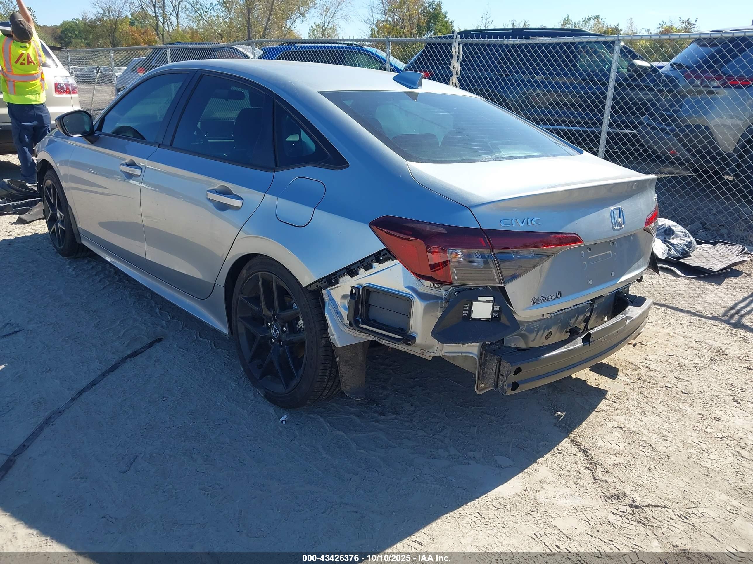 HONDA CIVIC image 3