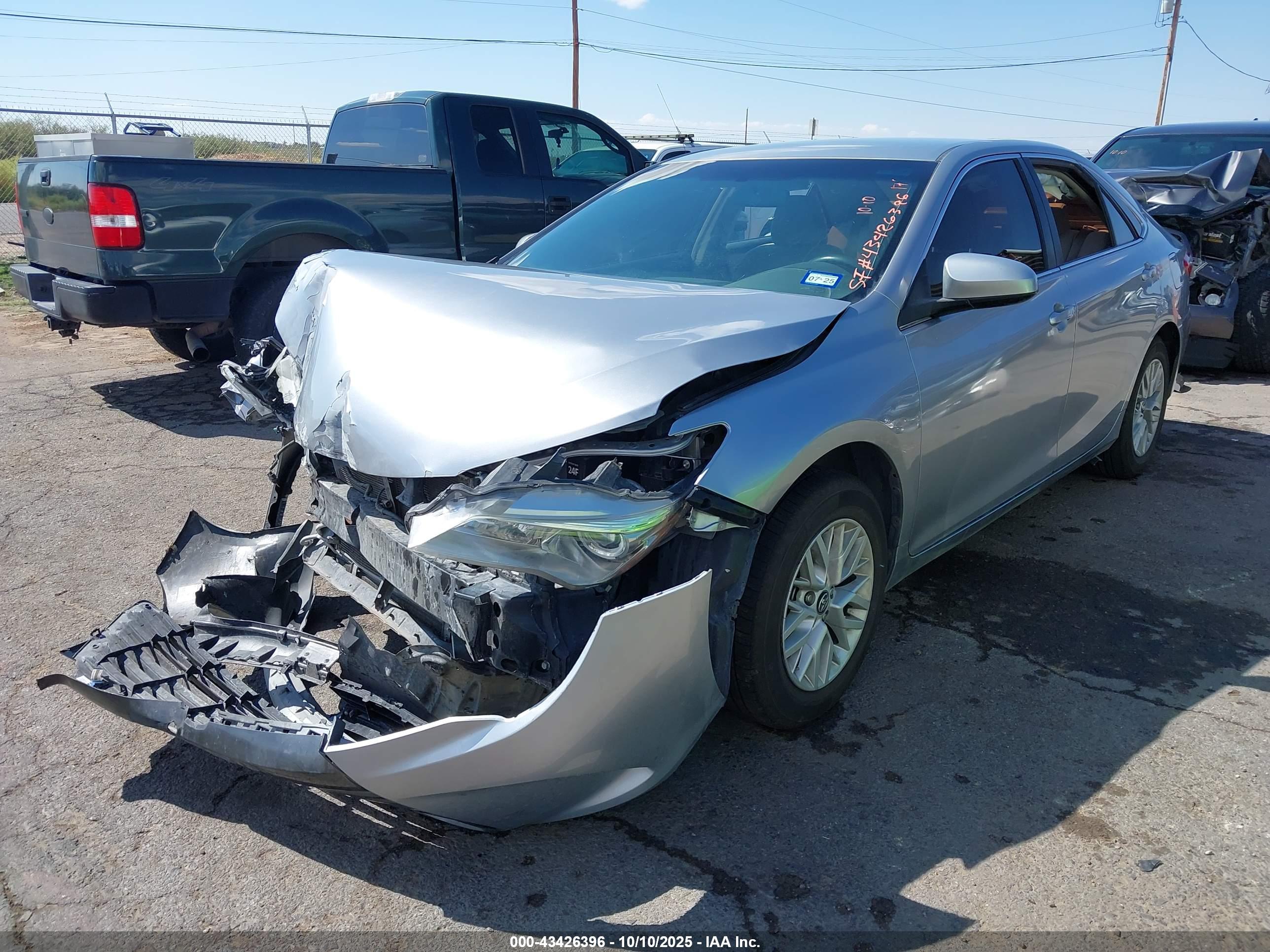 TOYOTA CAMRY image 2