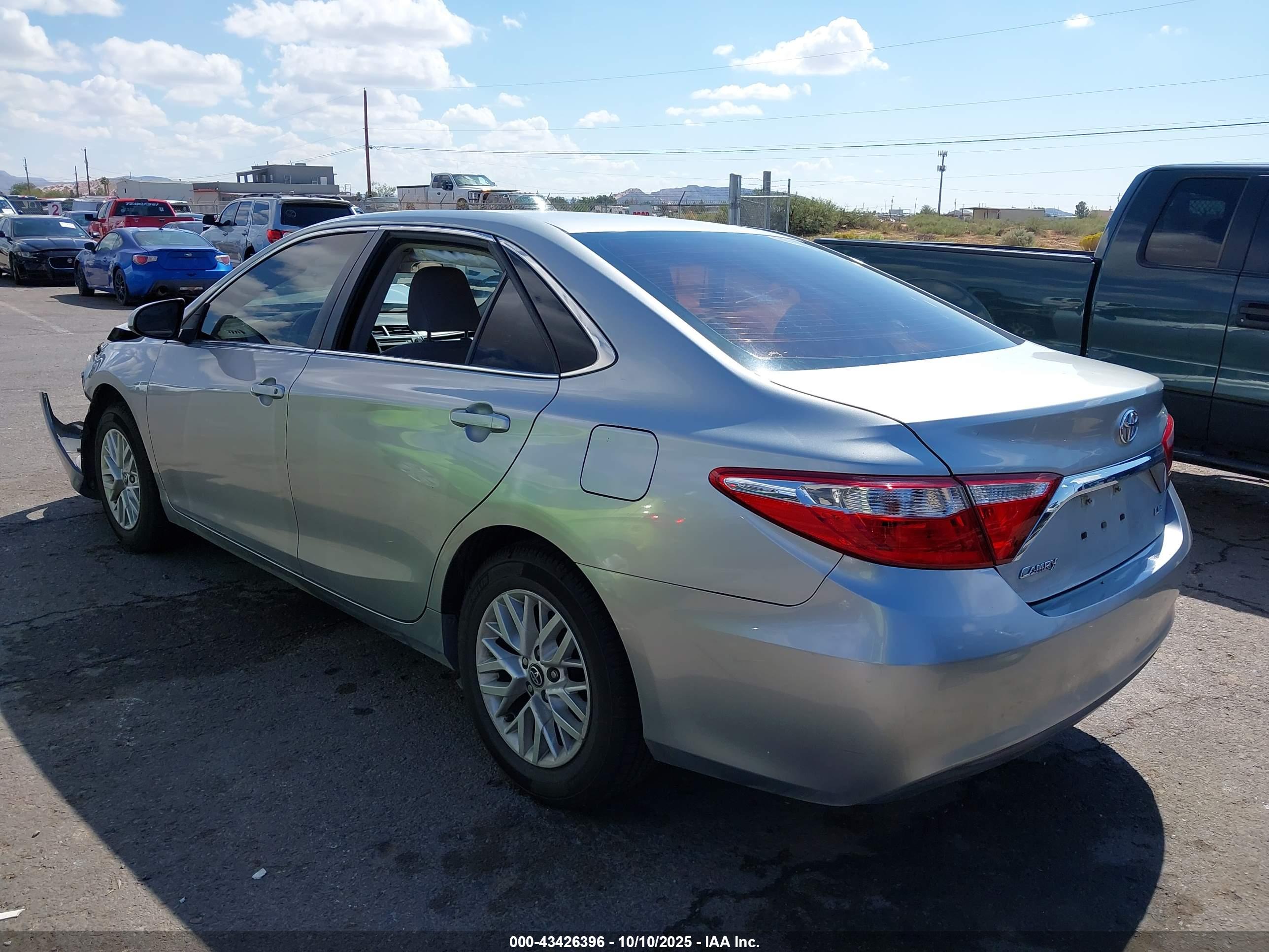 TOYOTA CAMRY image 3