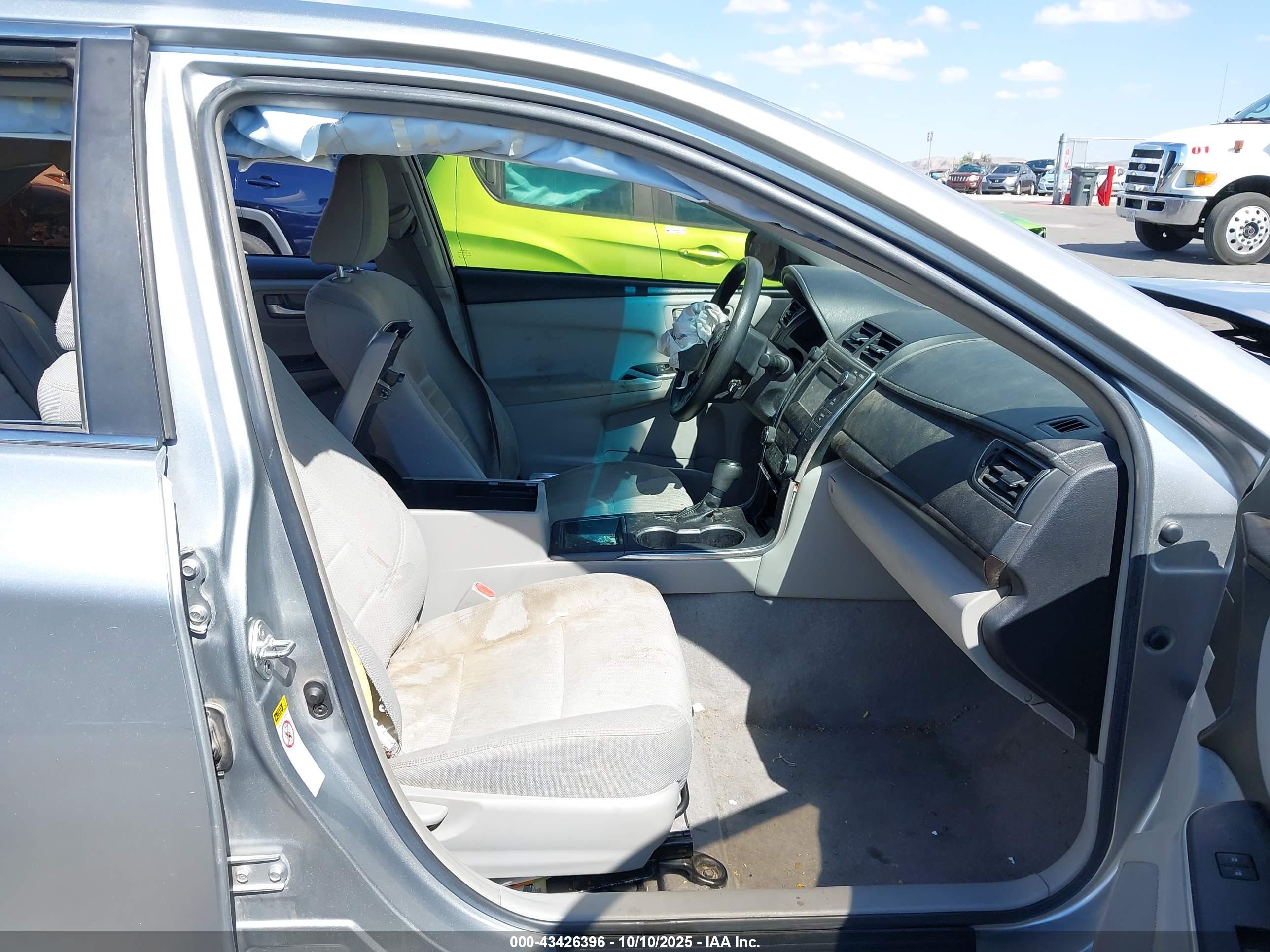 TOYOTA CAMRY image 5