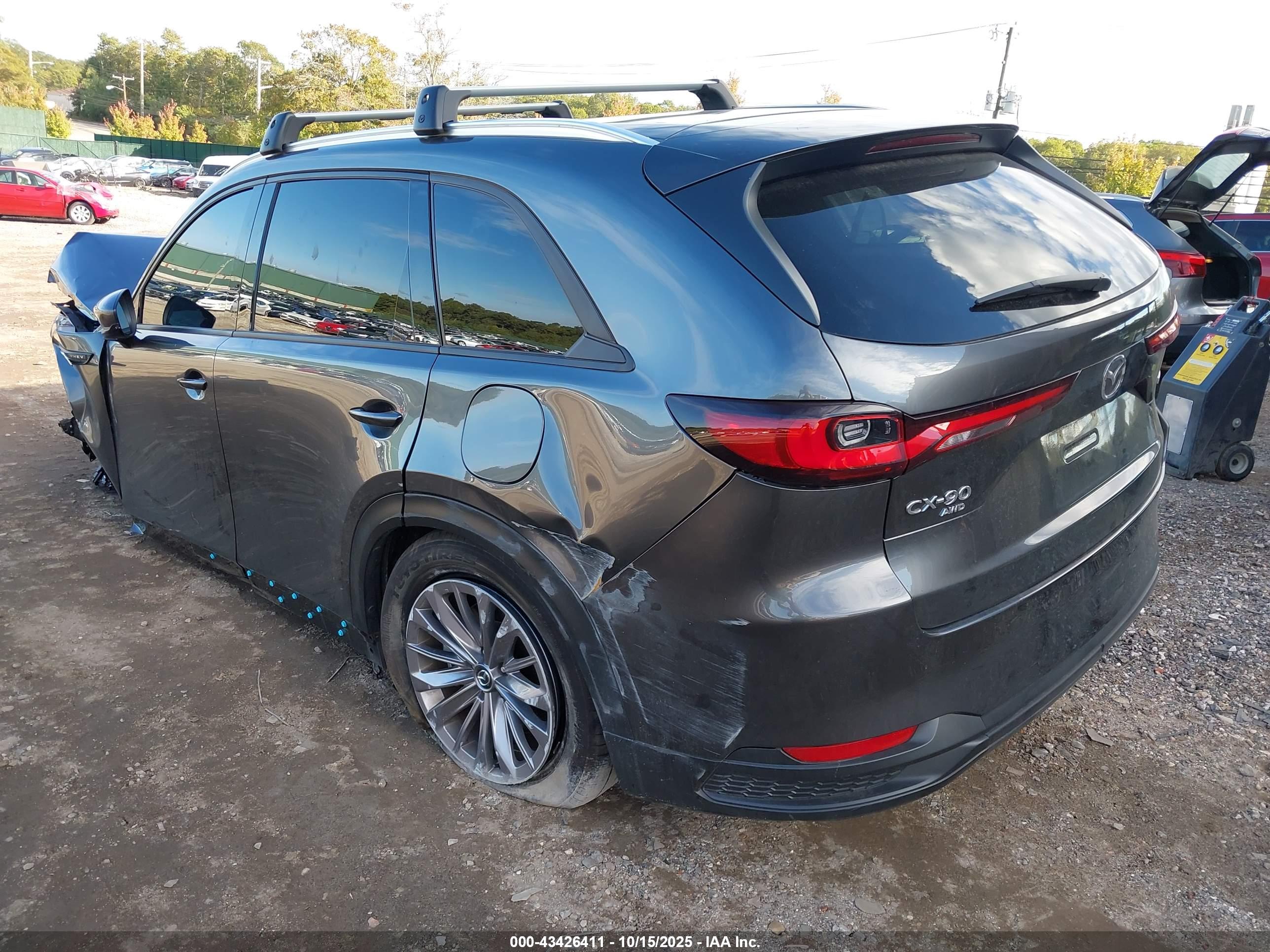 MAZDA CX-90 image 3