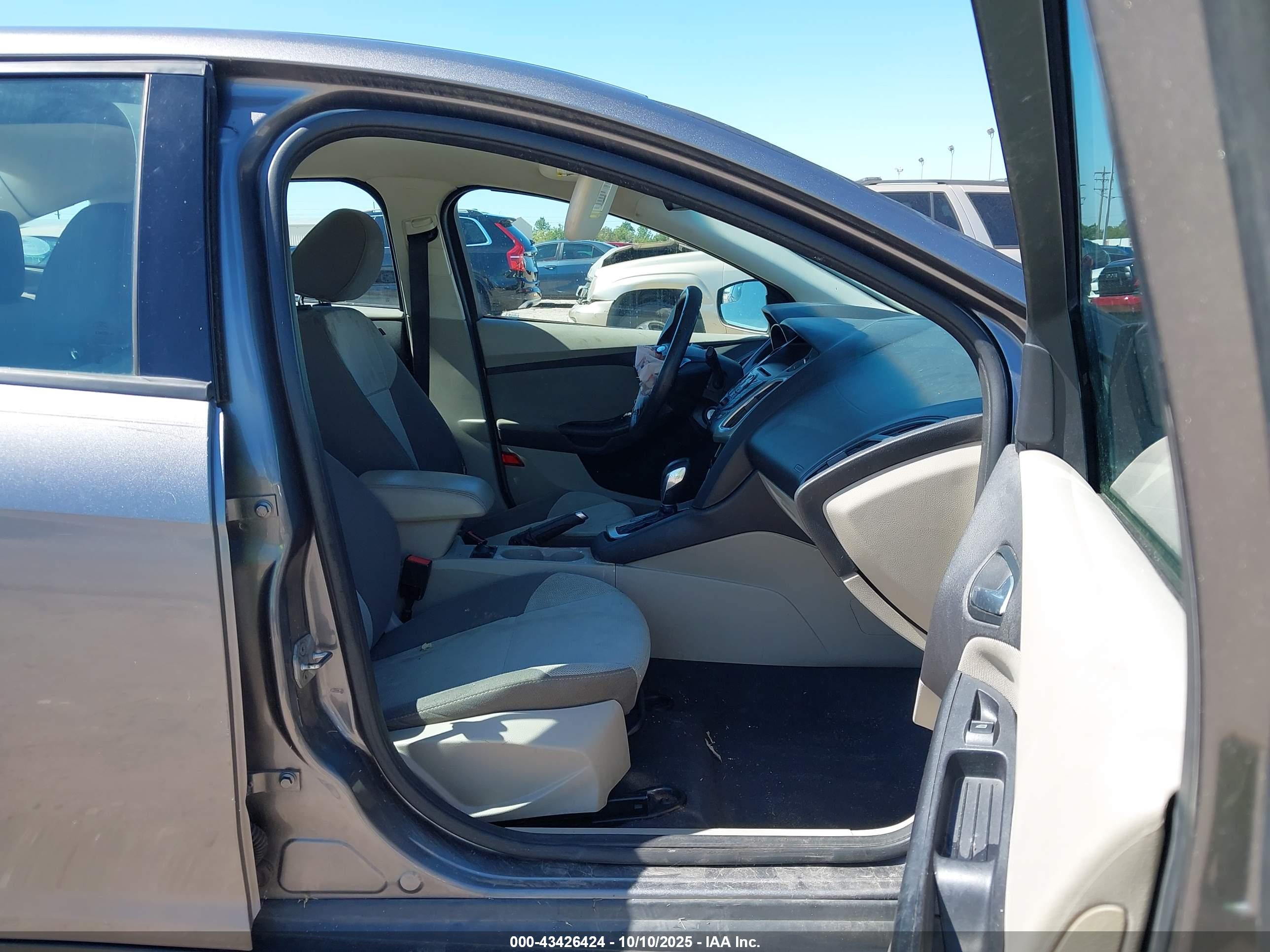 FORD FOCUS image 5