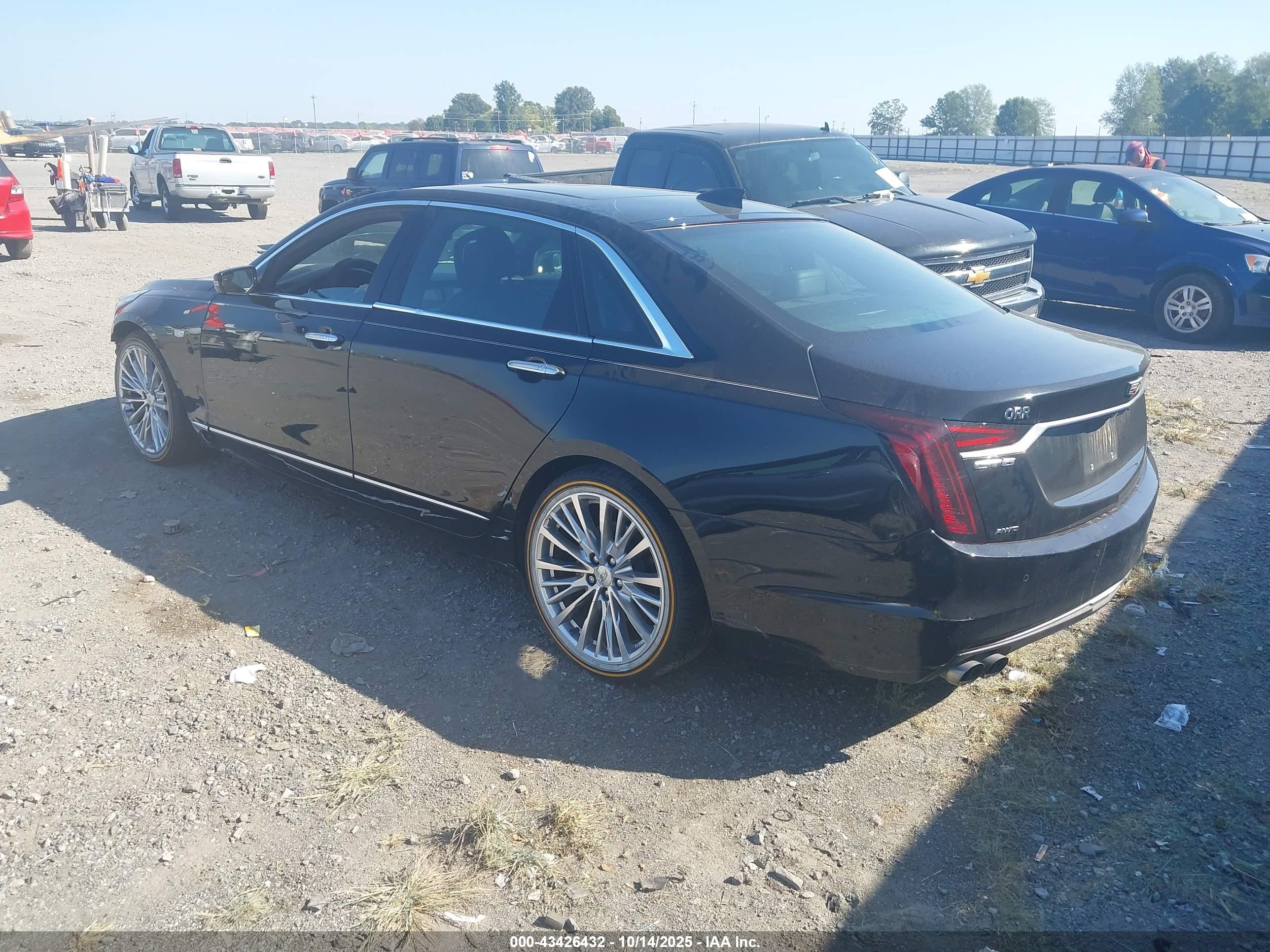 CADILLAC CT6 image 3