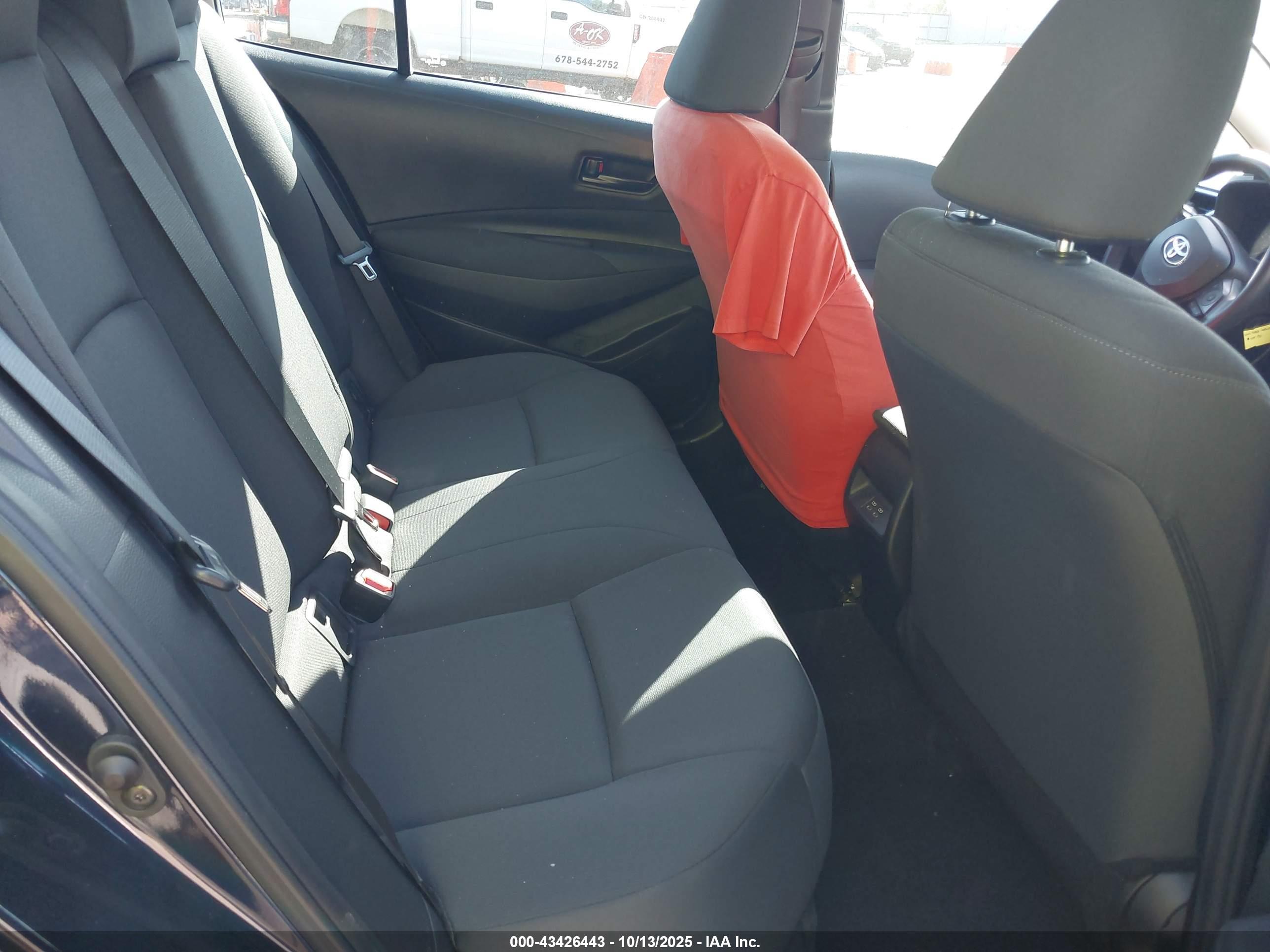 TOYOTA COROLLA image 8