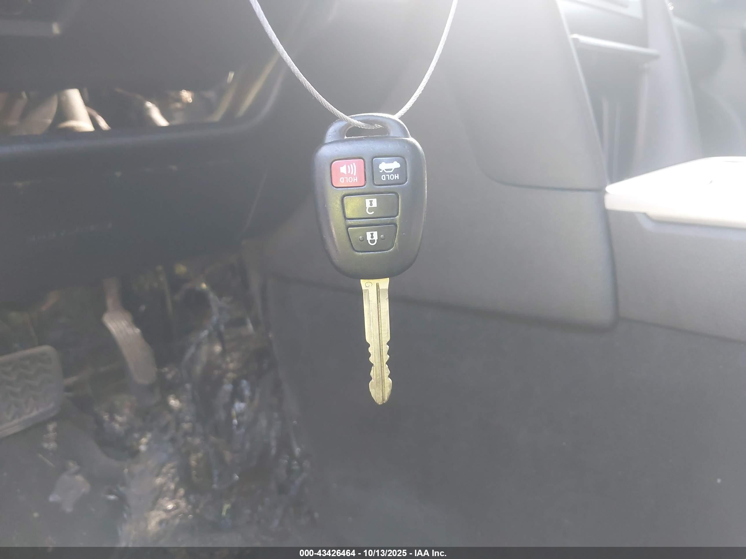 TOYOTA CAMRY image 11