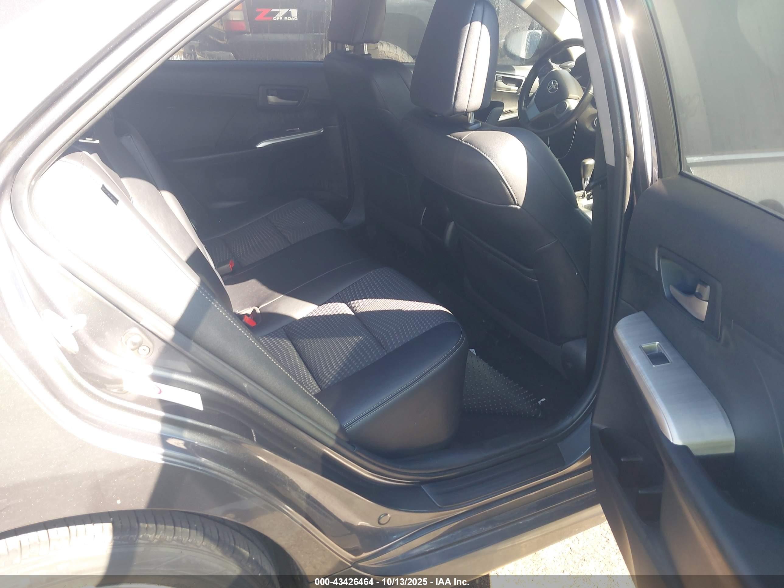TOYOTA CAMRY image 8