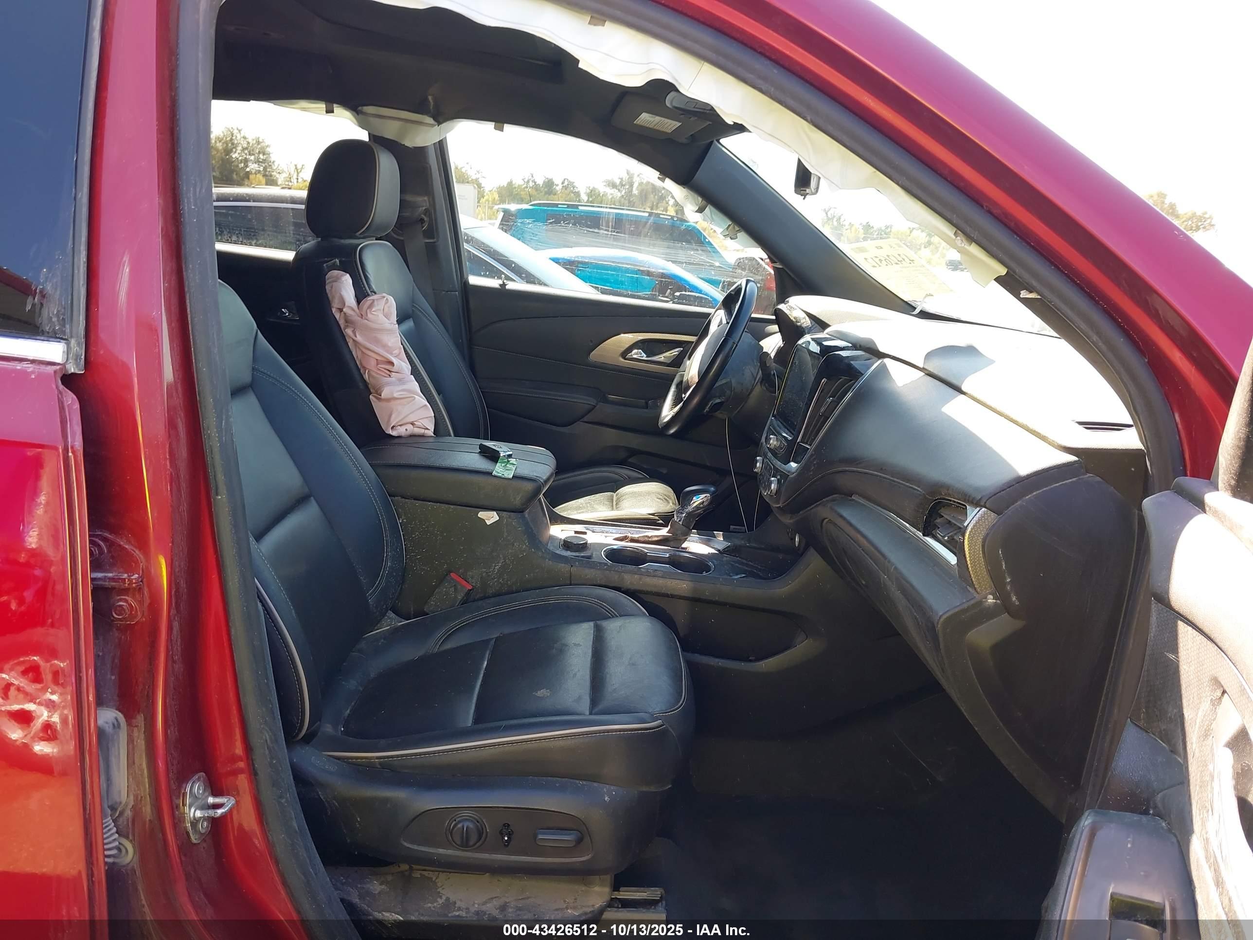 CHEVROLET TRAVERSE image 5