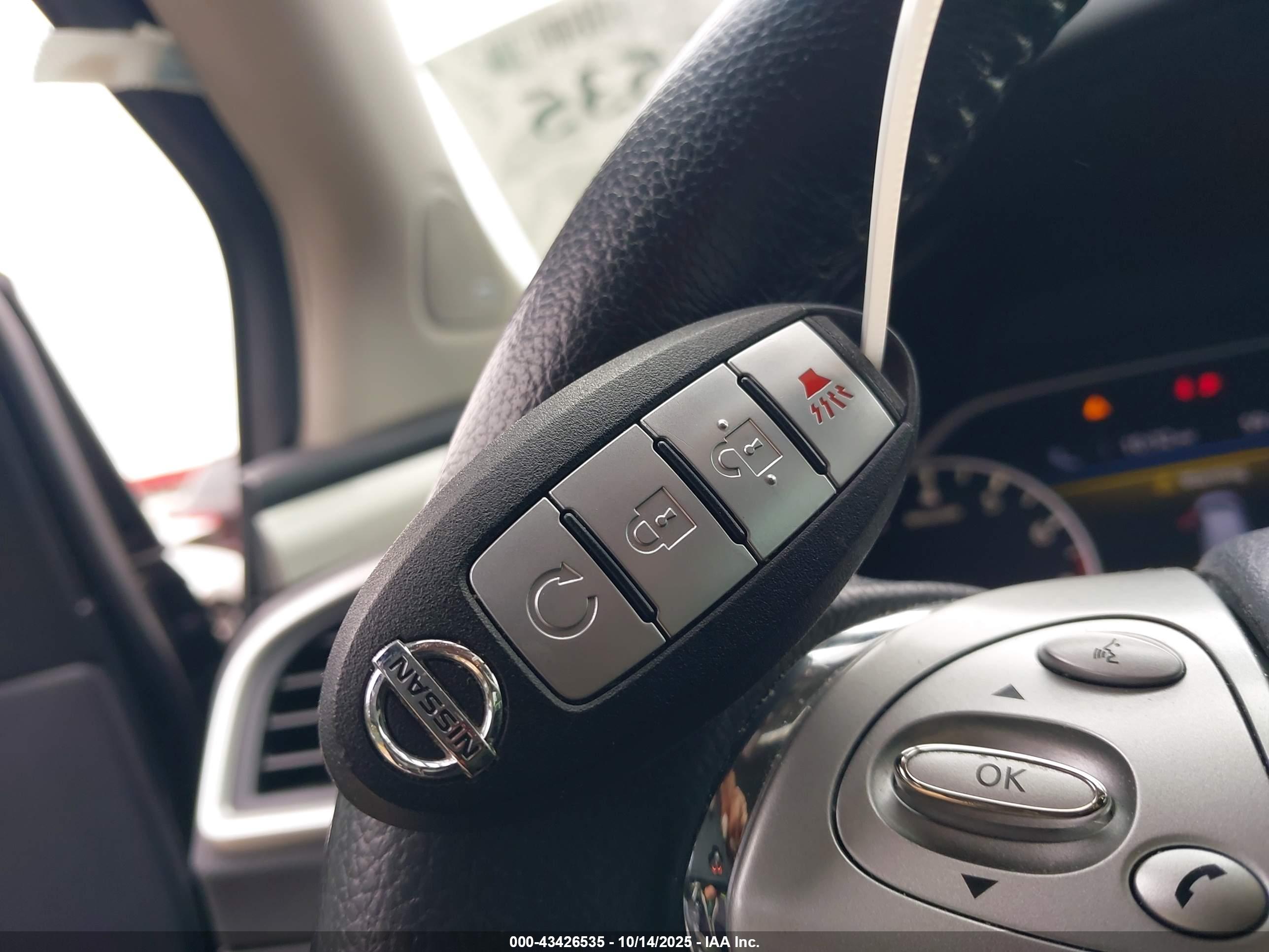 NISSAN MURANO image 11
