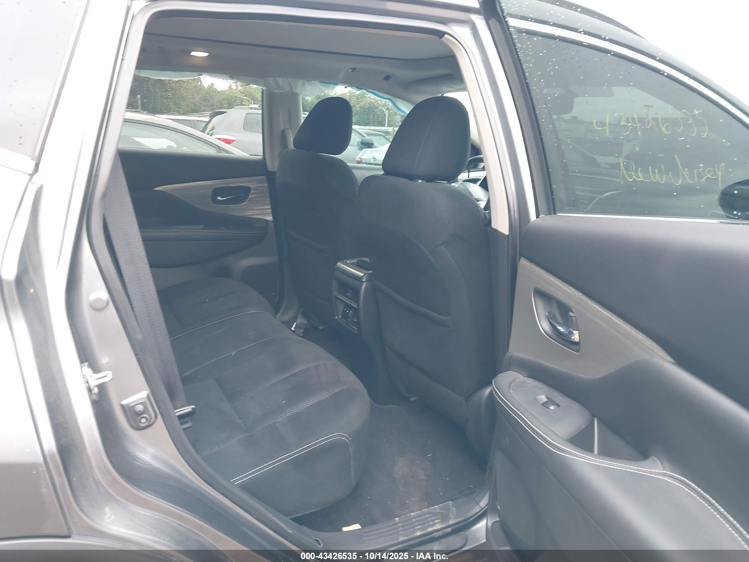 NISSAN MURANO image 8