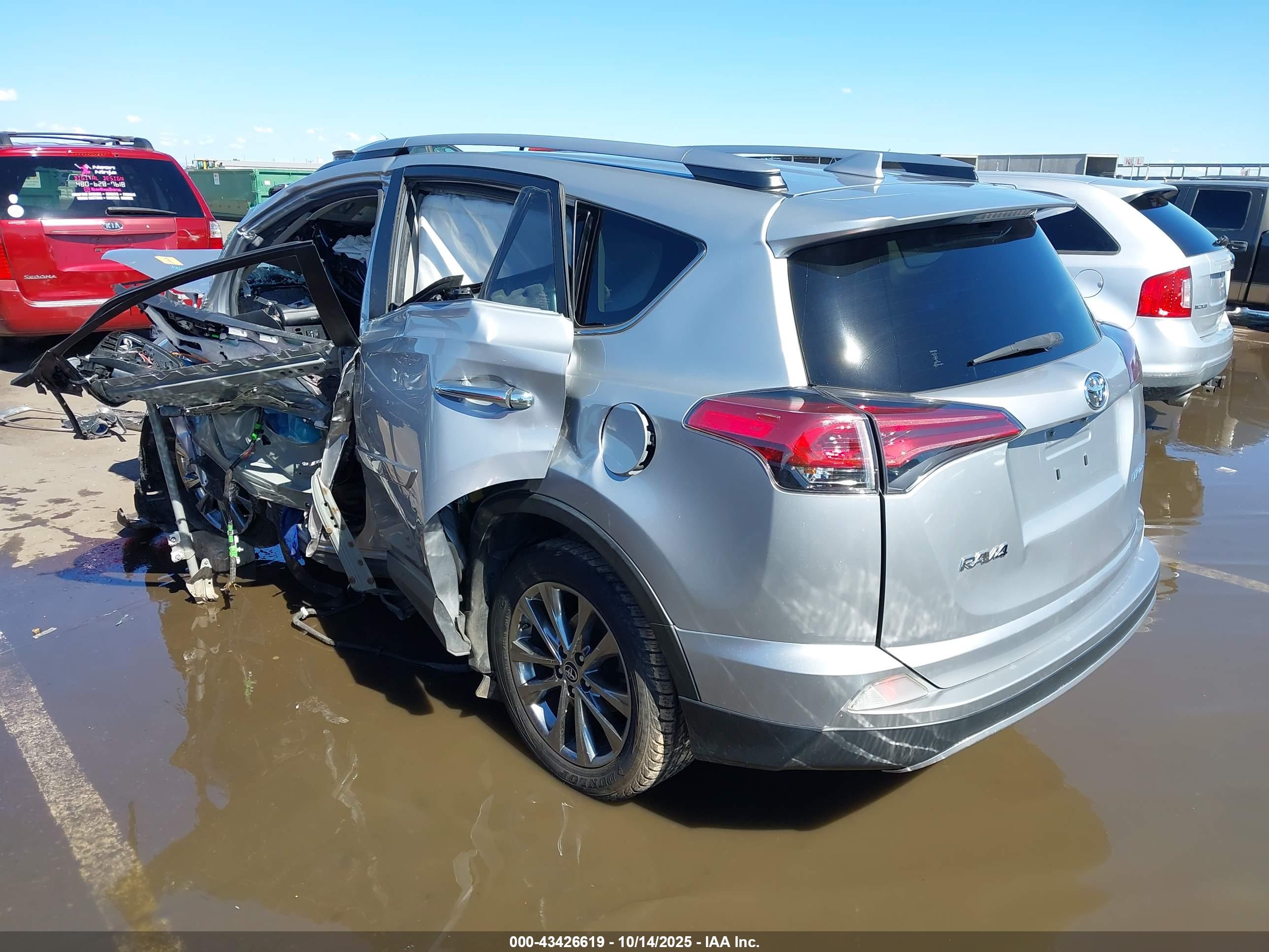 TOYOTA RAV4 image 3