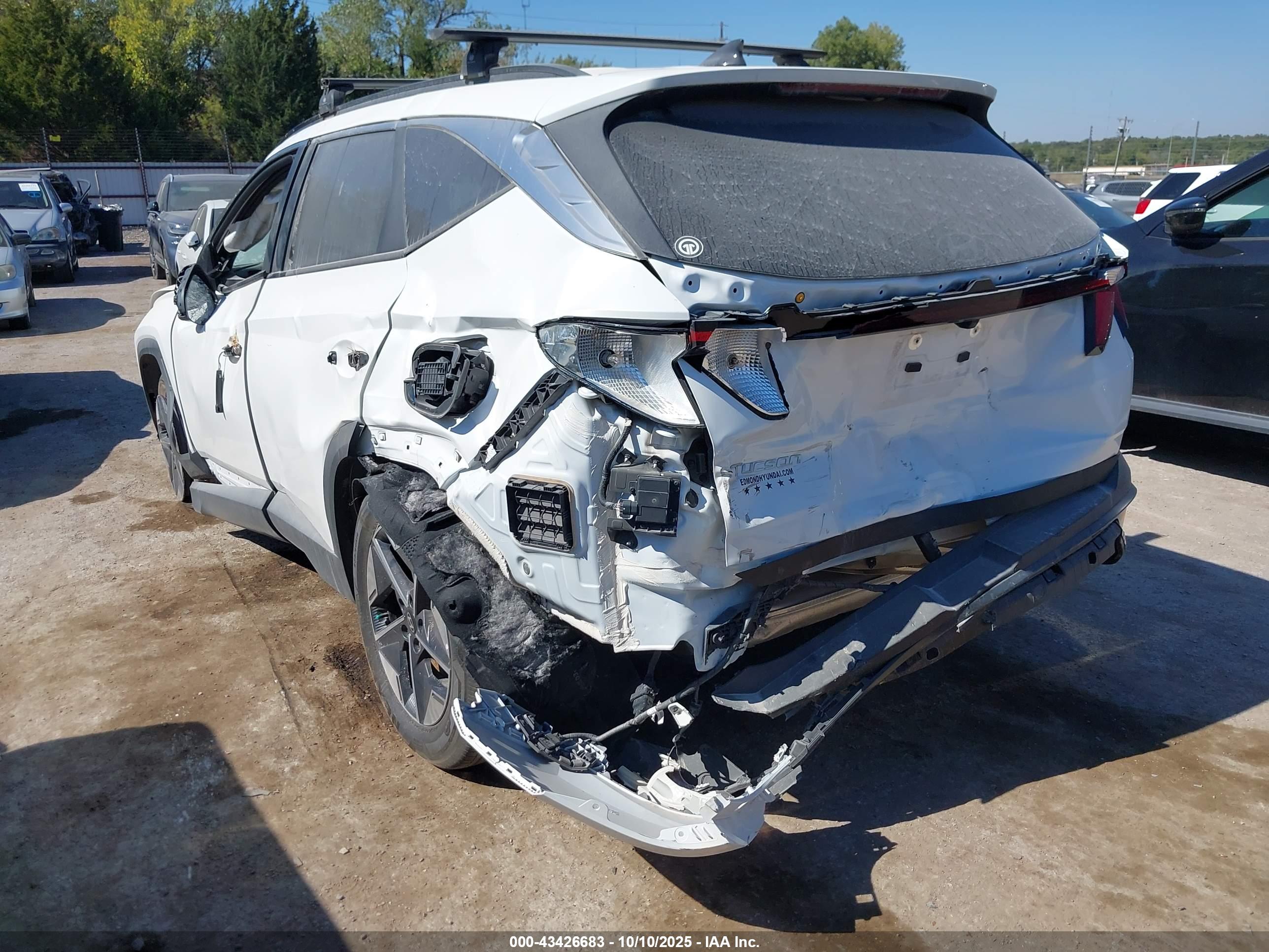 HYUNDAI TUCSON image 3