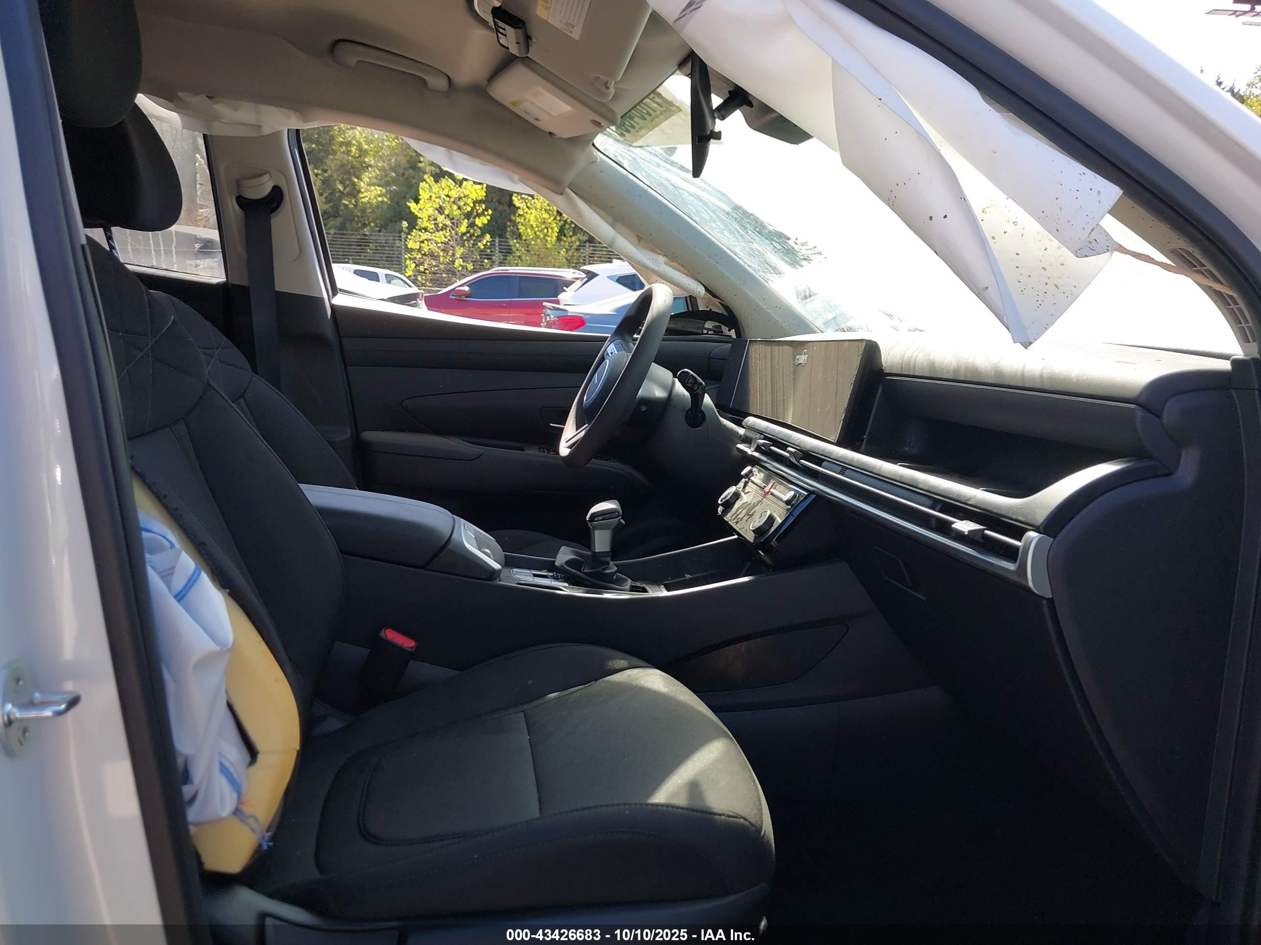 HYUNDAI TUCSON image 5