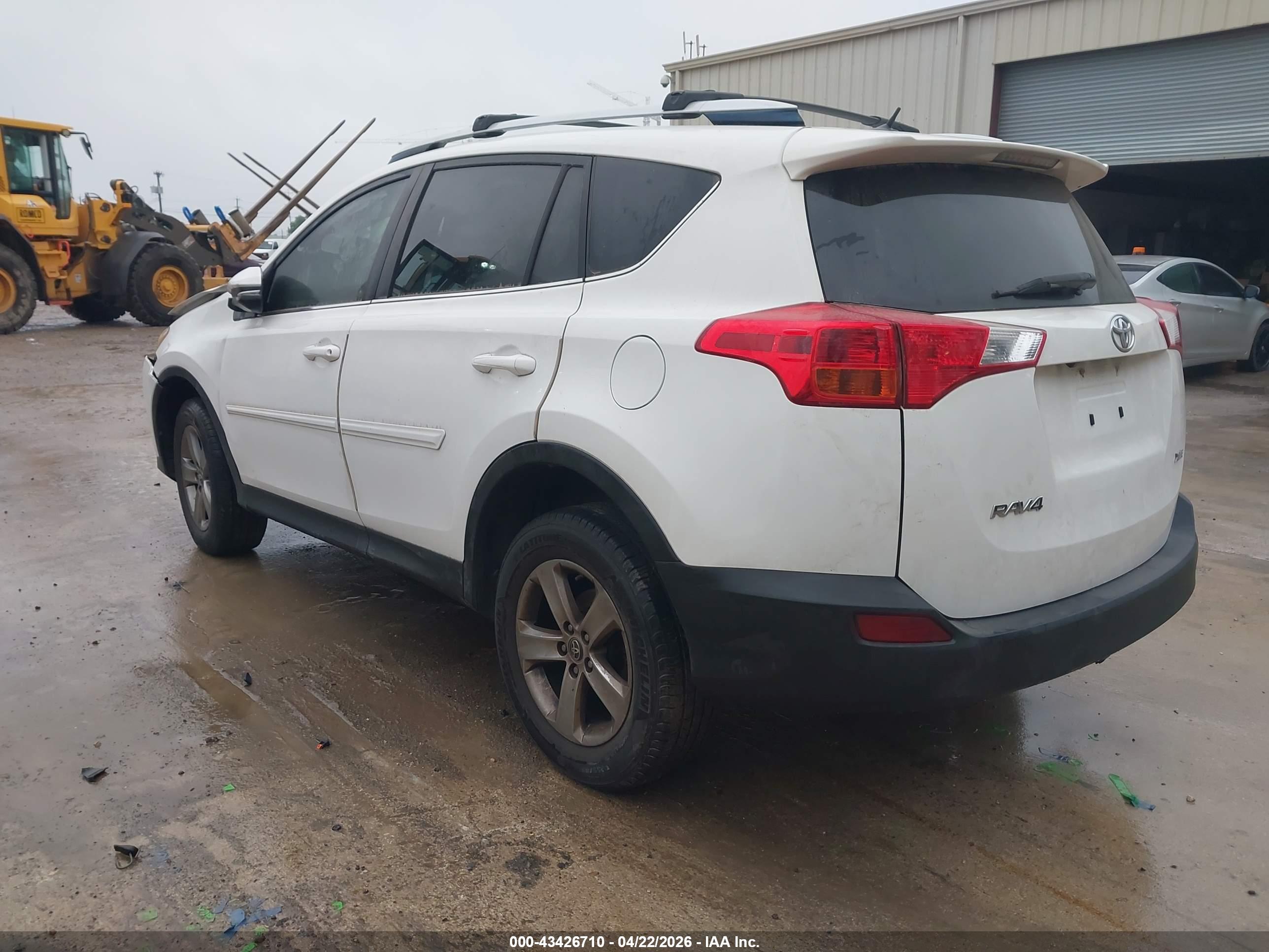TOYOTA RAV4 image 3