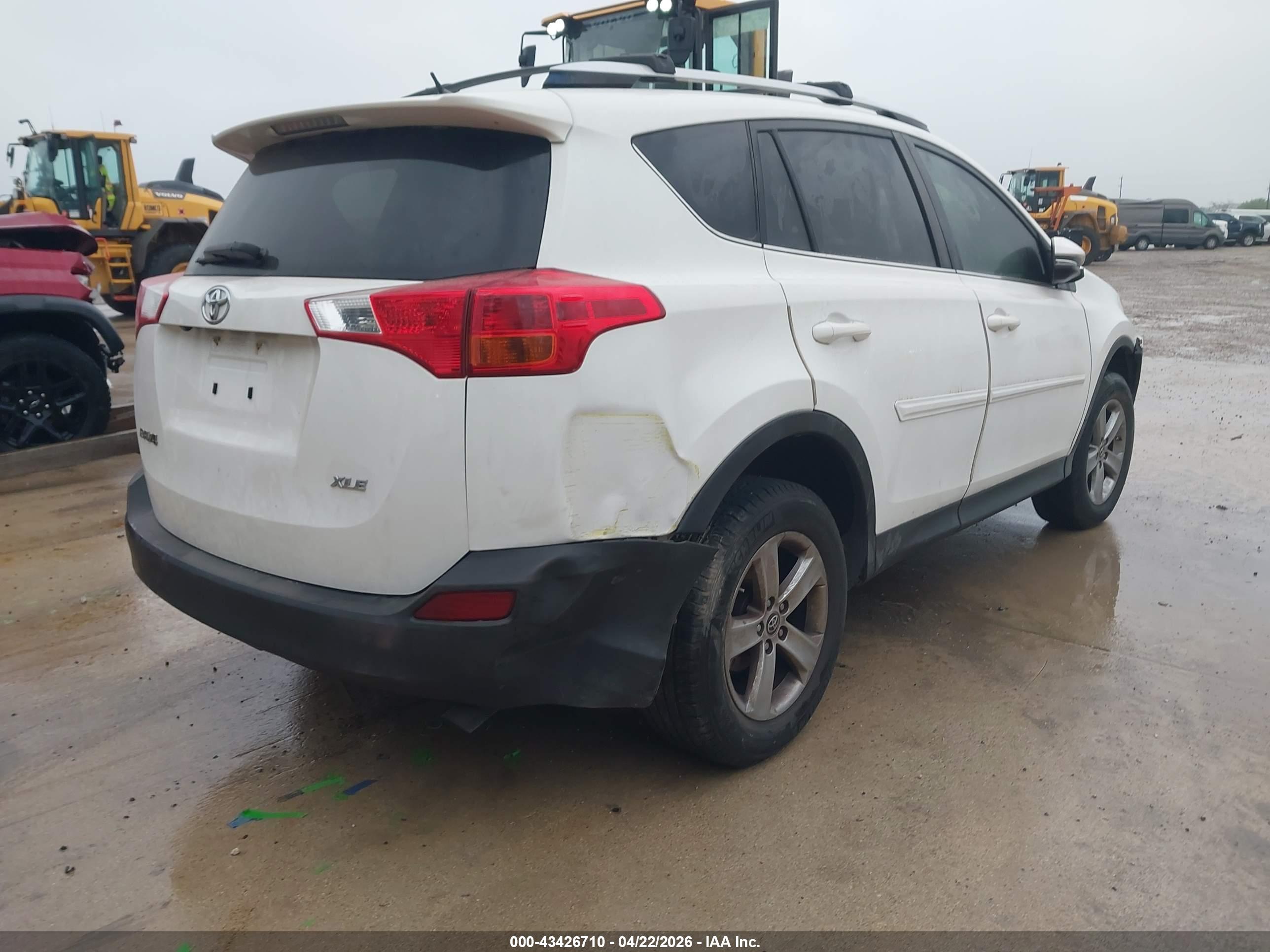 TOYOTA RAV4 image 4