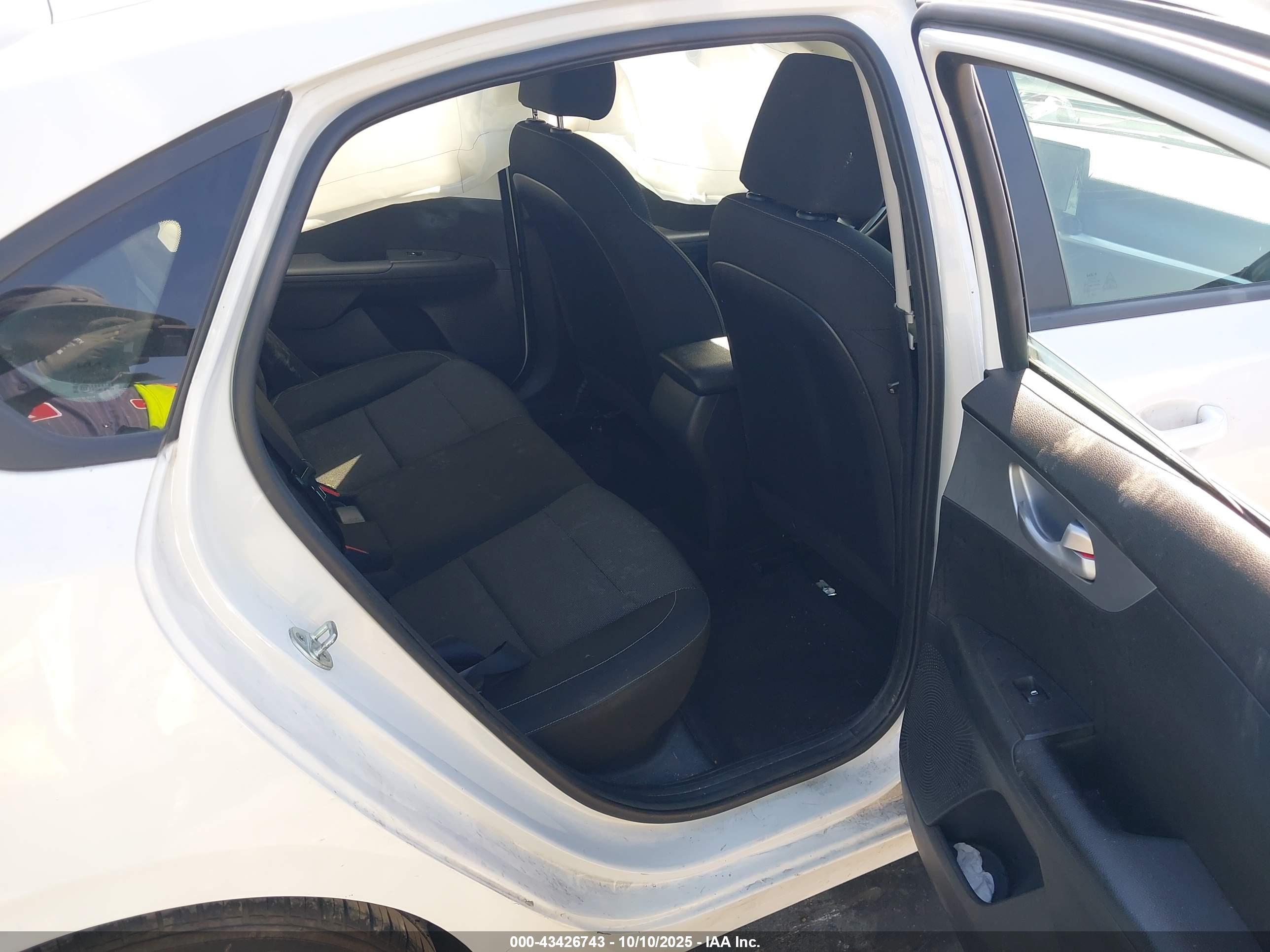 KIA FORTE image 8
