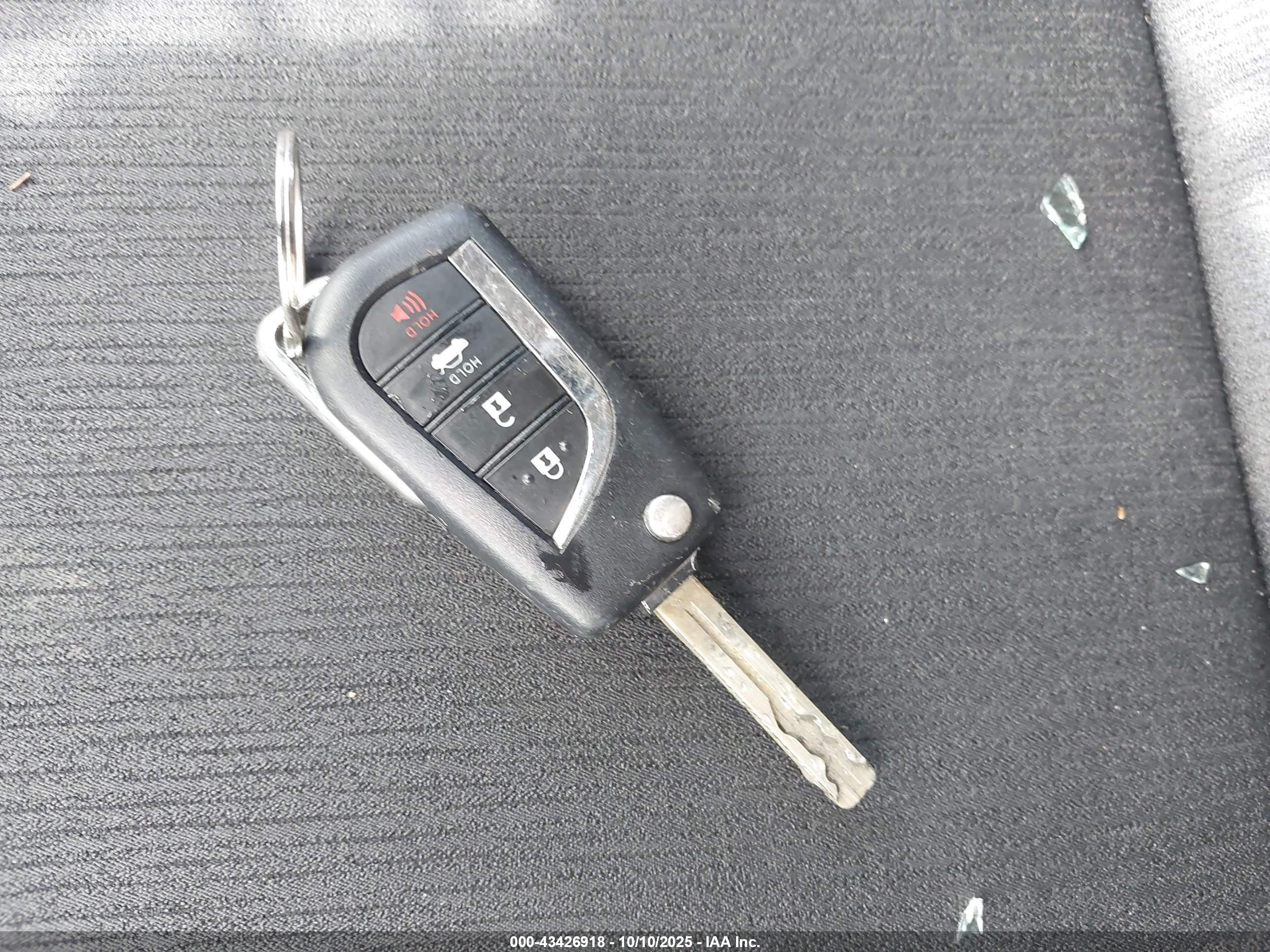 TOYOTA CAMRY image 11