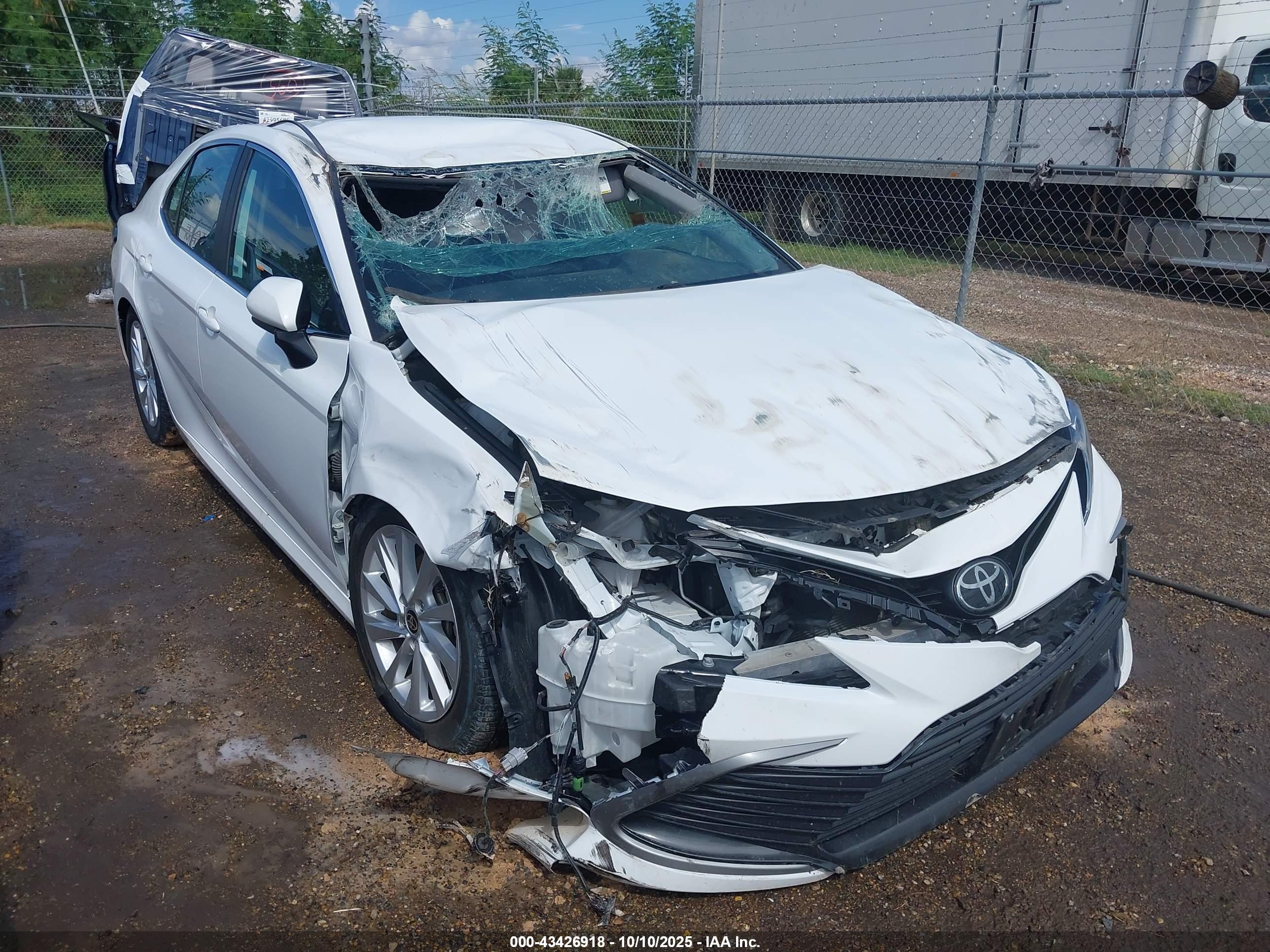 TOYOTA CAMRY image 6