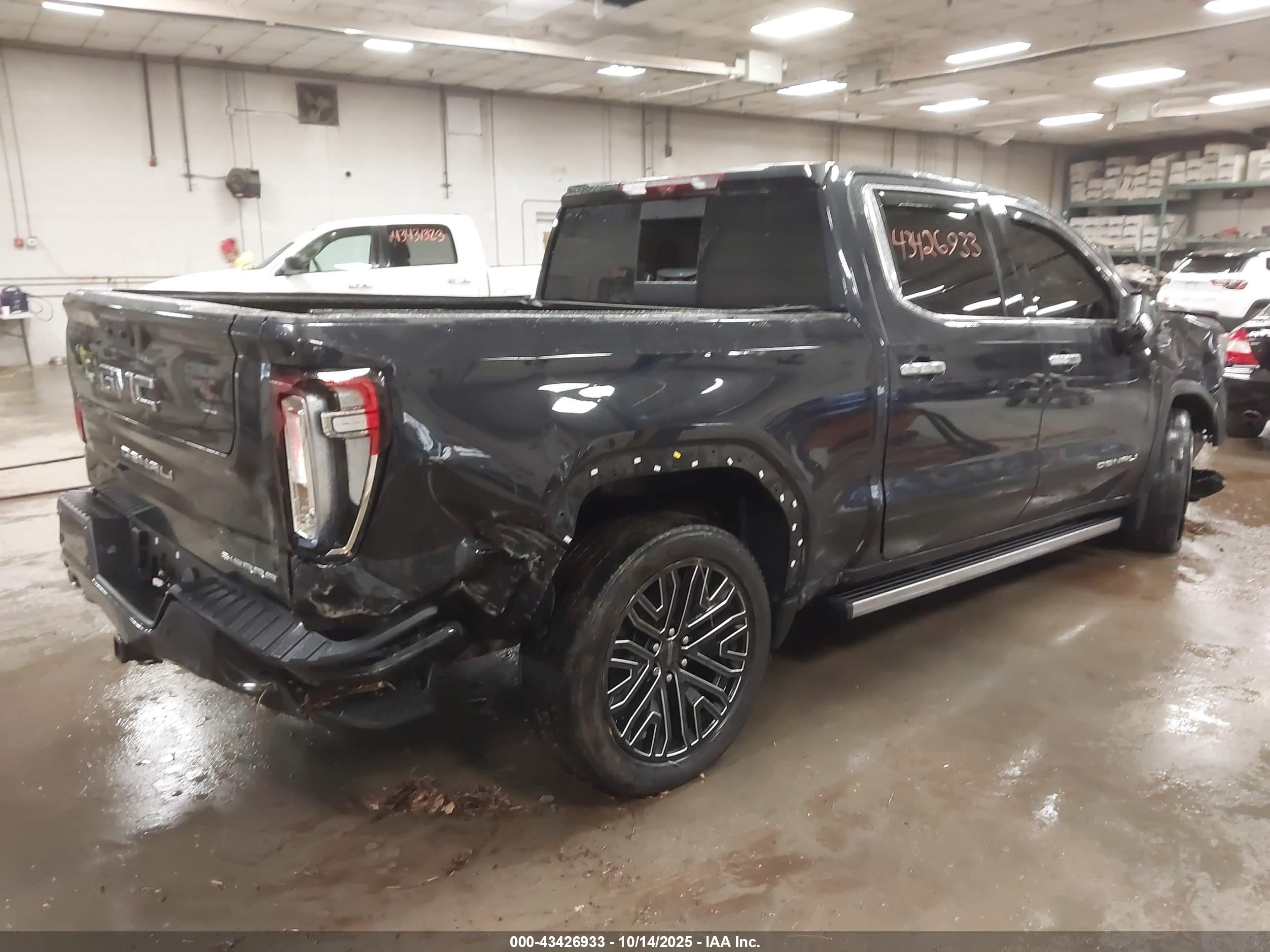 GMC SIERRA image 4