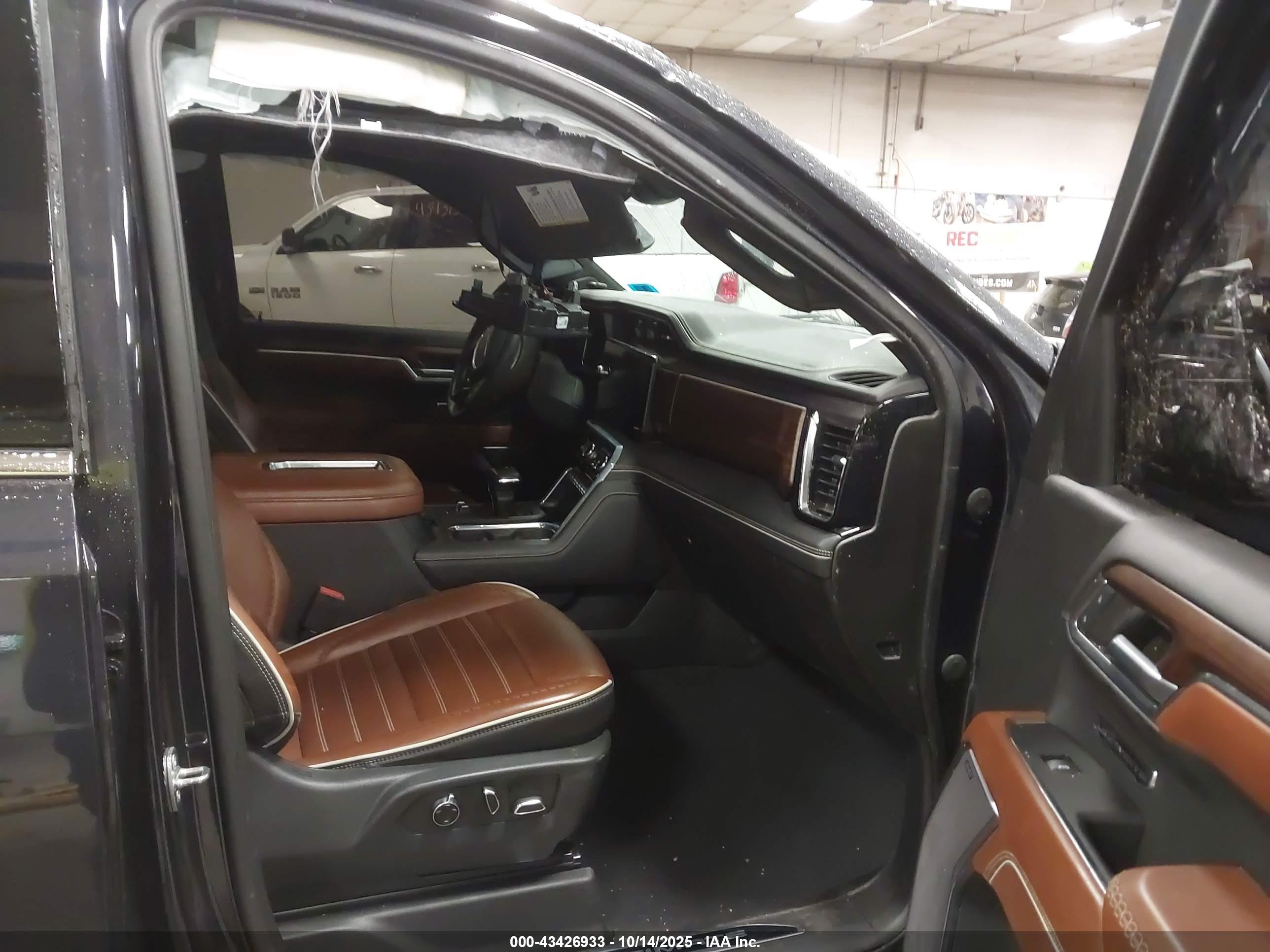 GMC SIERRA image 5