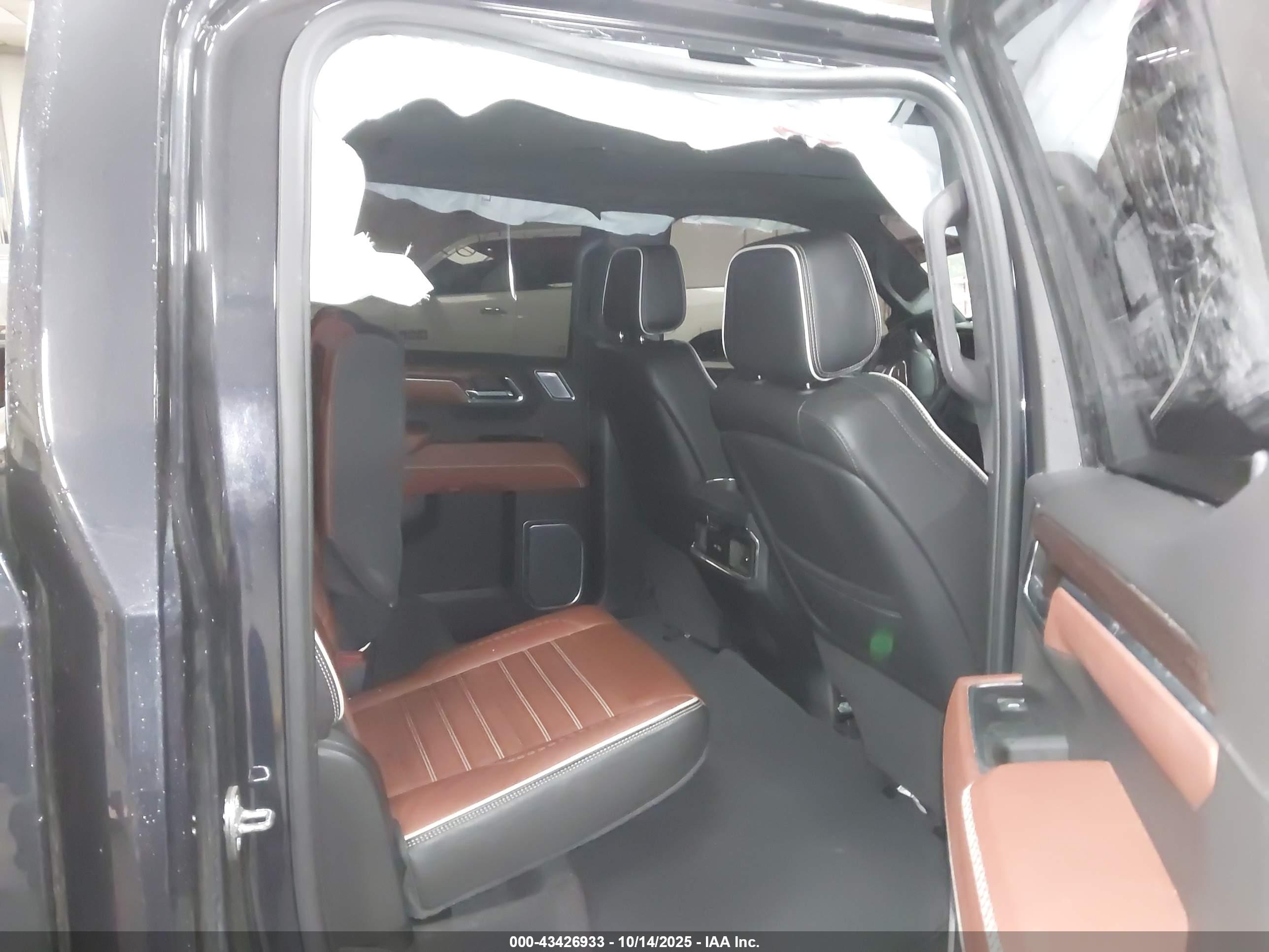 GMC SIERRA image 8