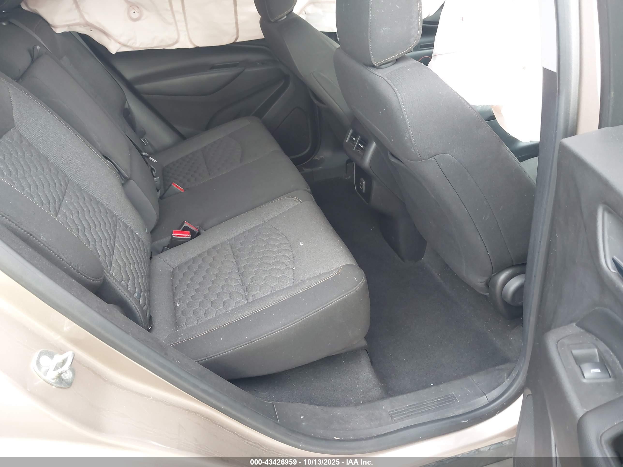 CHEVROLET EQUINOX image 8