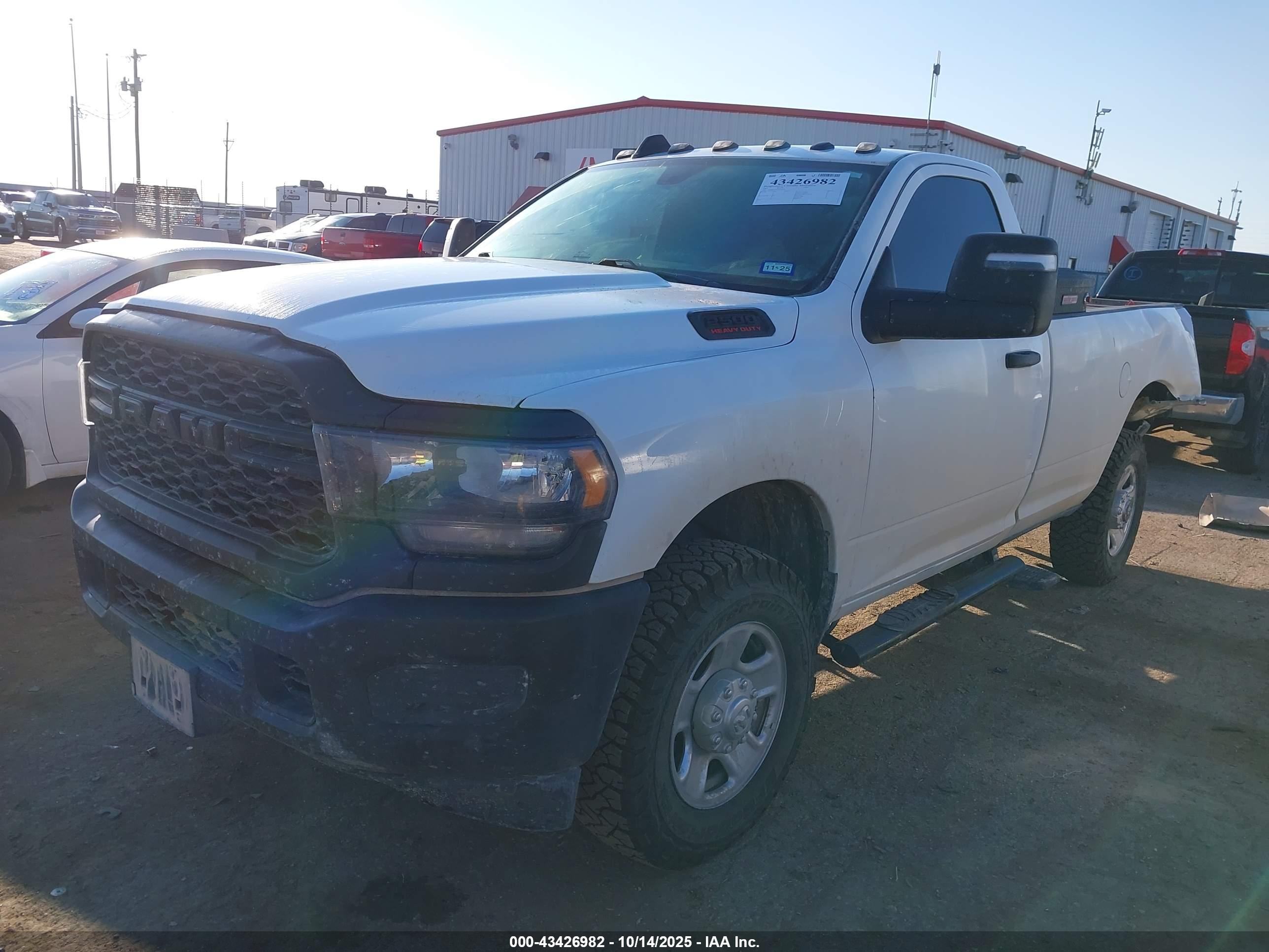 RAM 2500 image 2