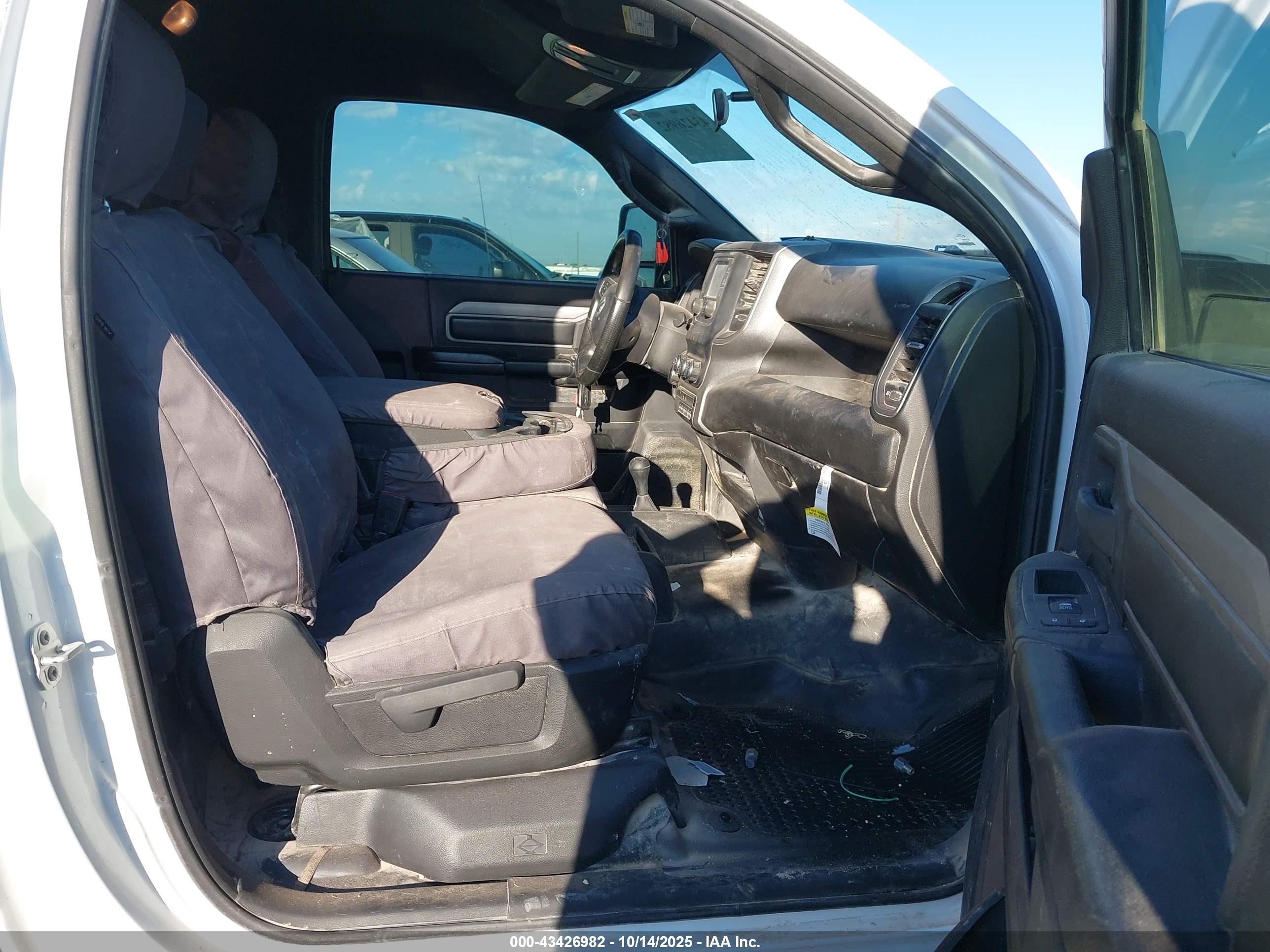 RAM 2500 image 5