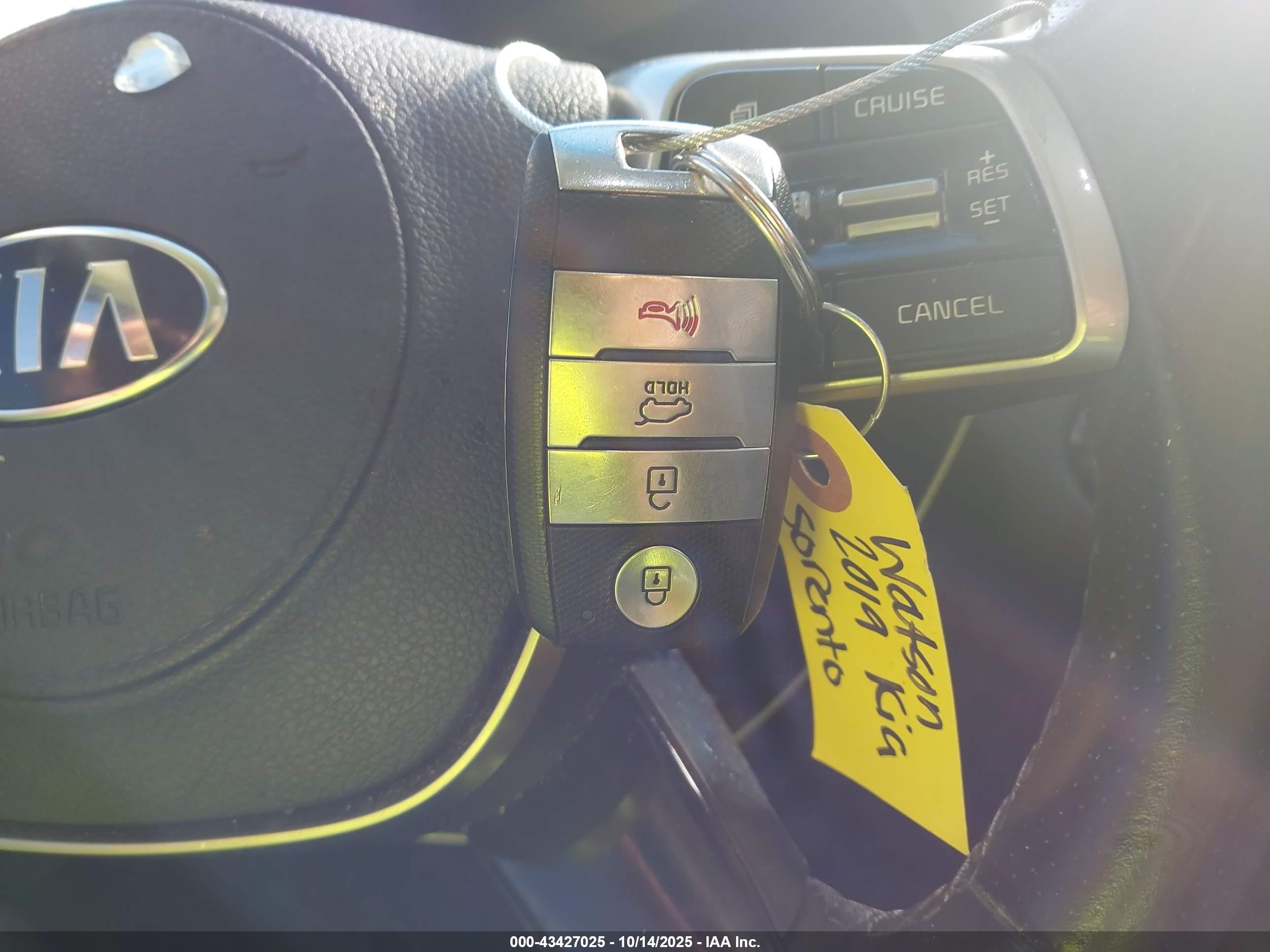 KIA SORENTO image 11