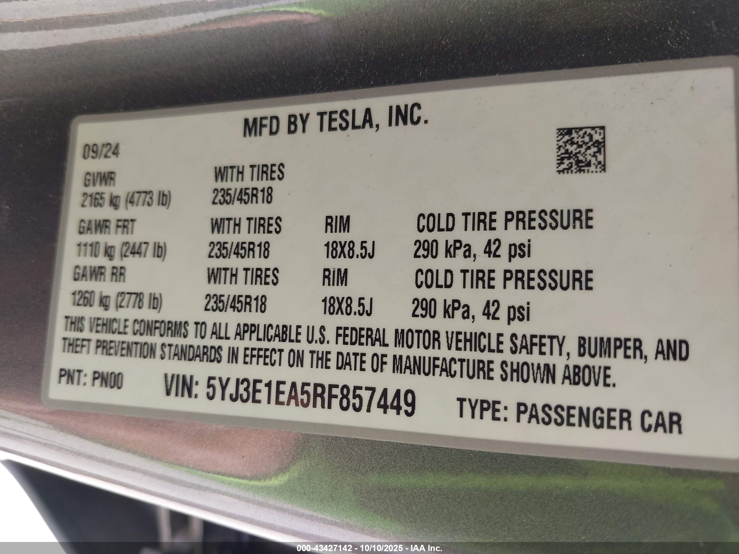 TESLA MODEL image 9
