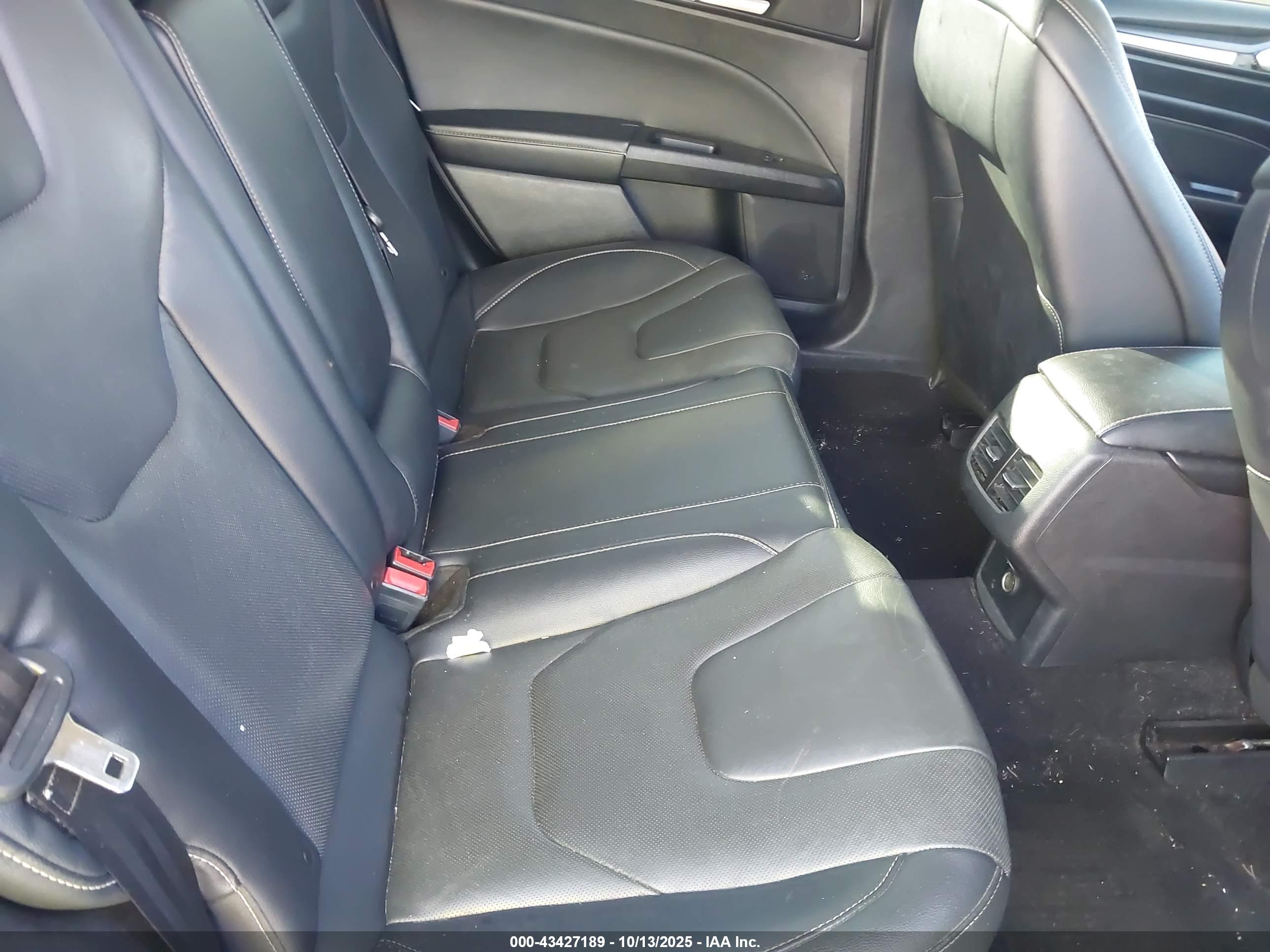 FORD FUSION image 8