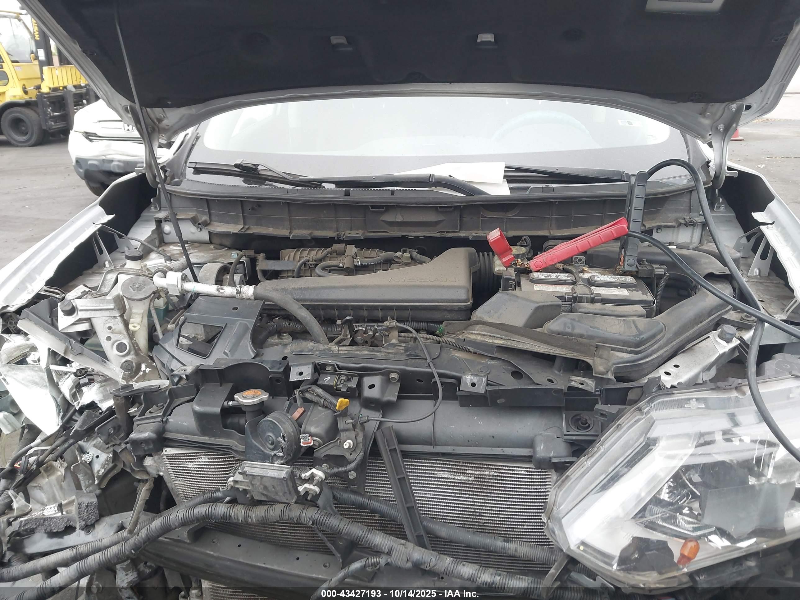 NISSAN ROGUE image 10