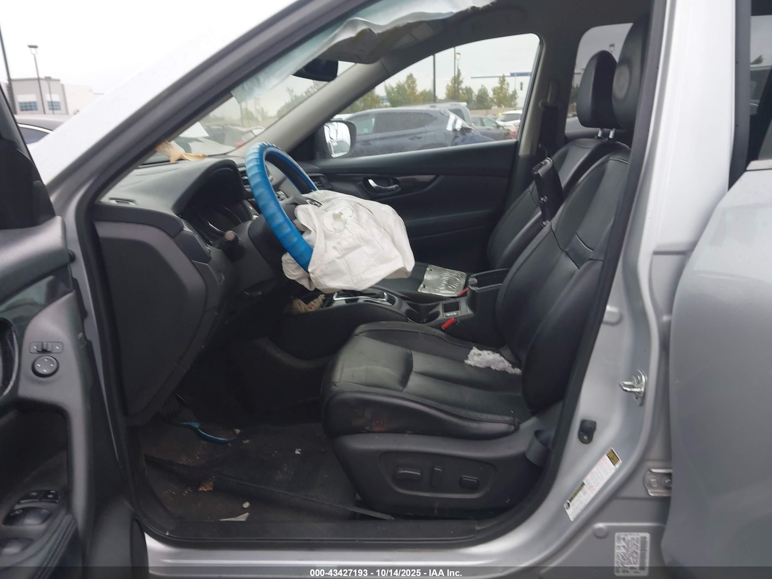 NISSAN ROGUE image 5