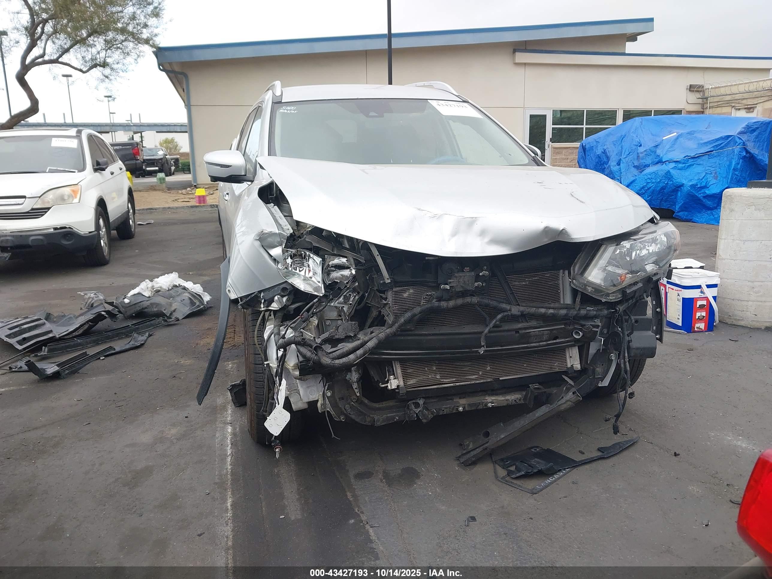 NISSAN ROGUE image 6