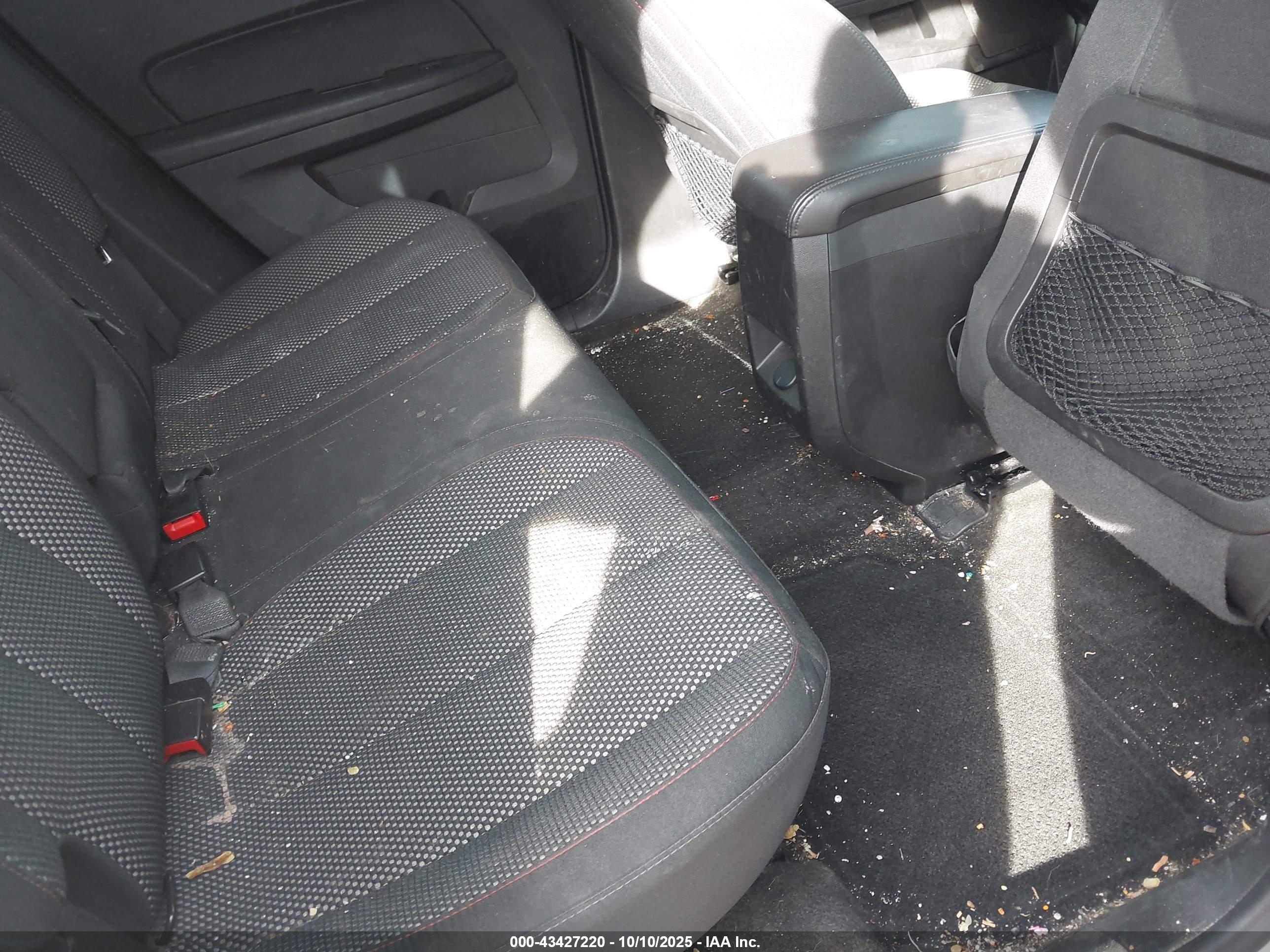 CHEVROLET EQUINOX image 8