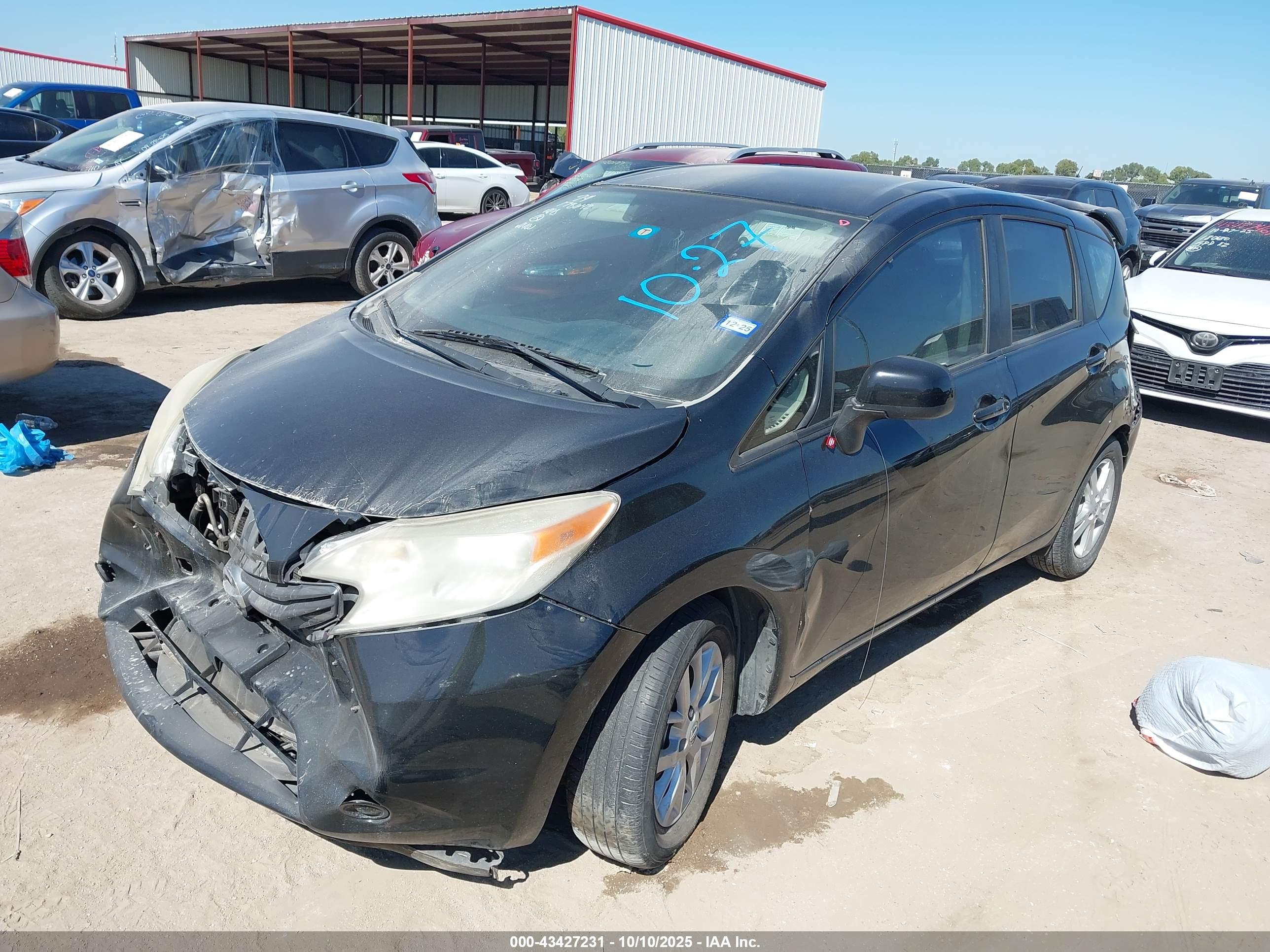 NISSAN VERSA image 2