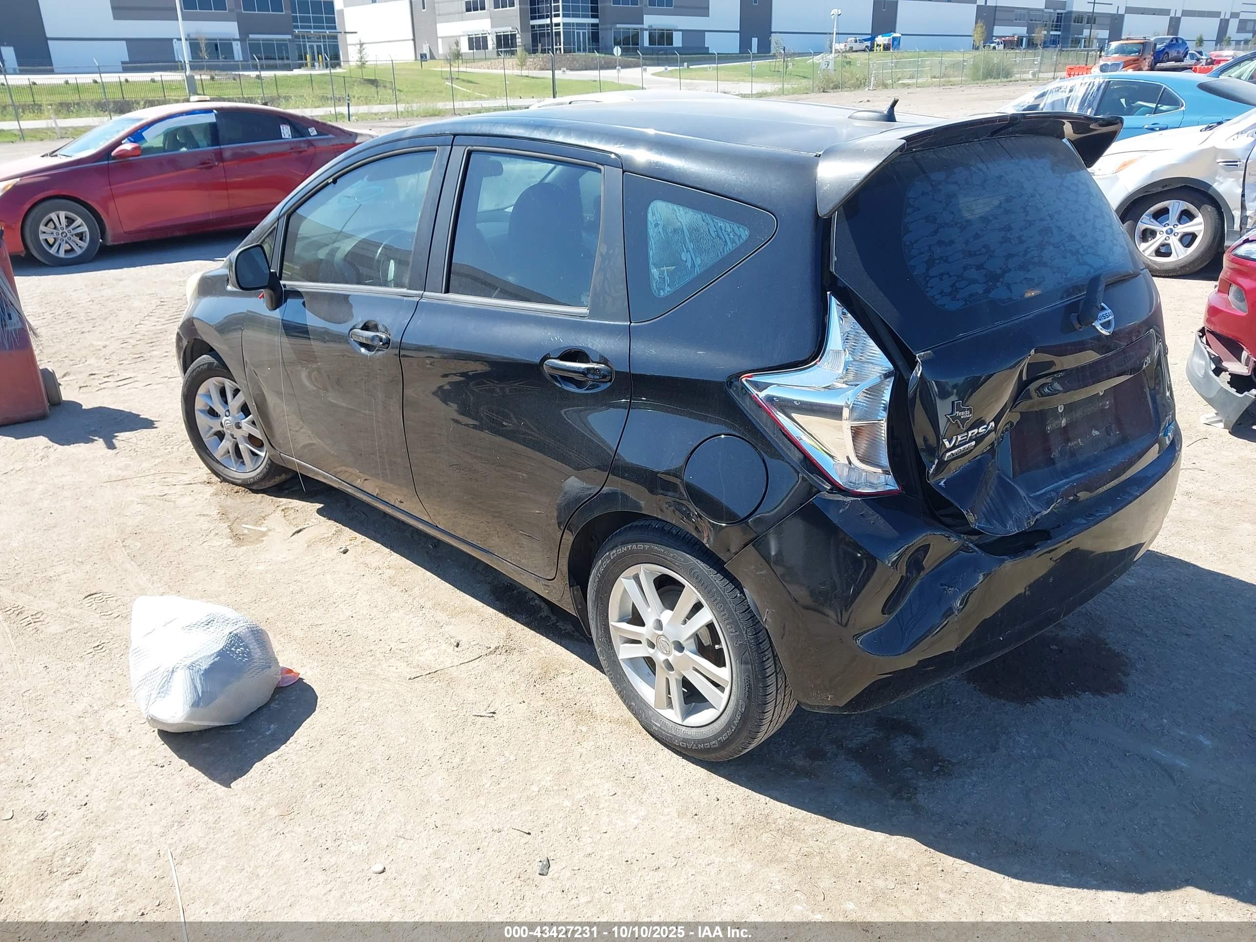 NISSAN VERSA image 3