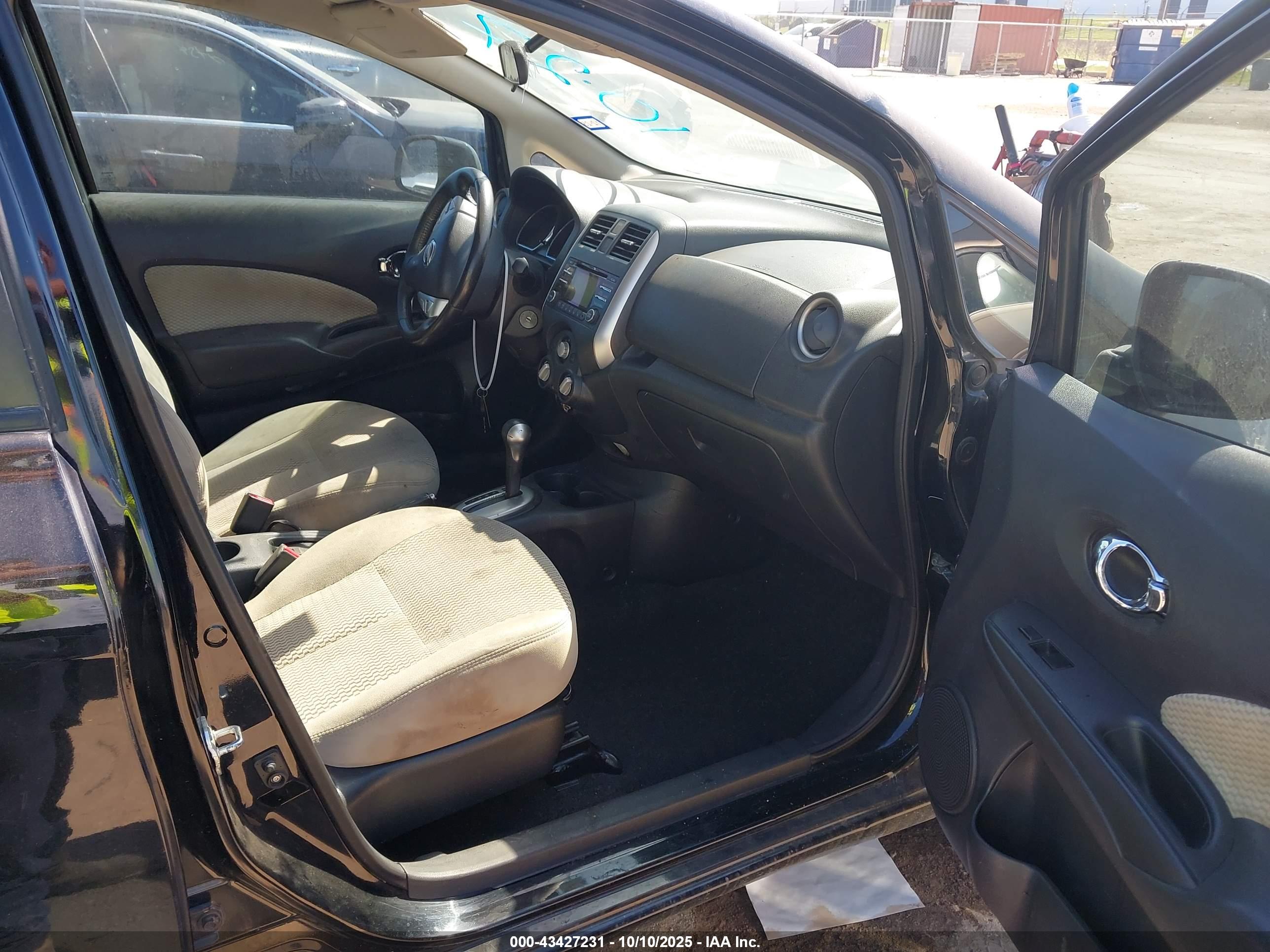 NISSAN VERSA image 5