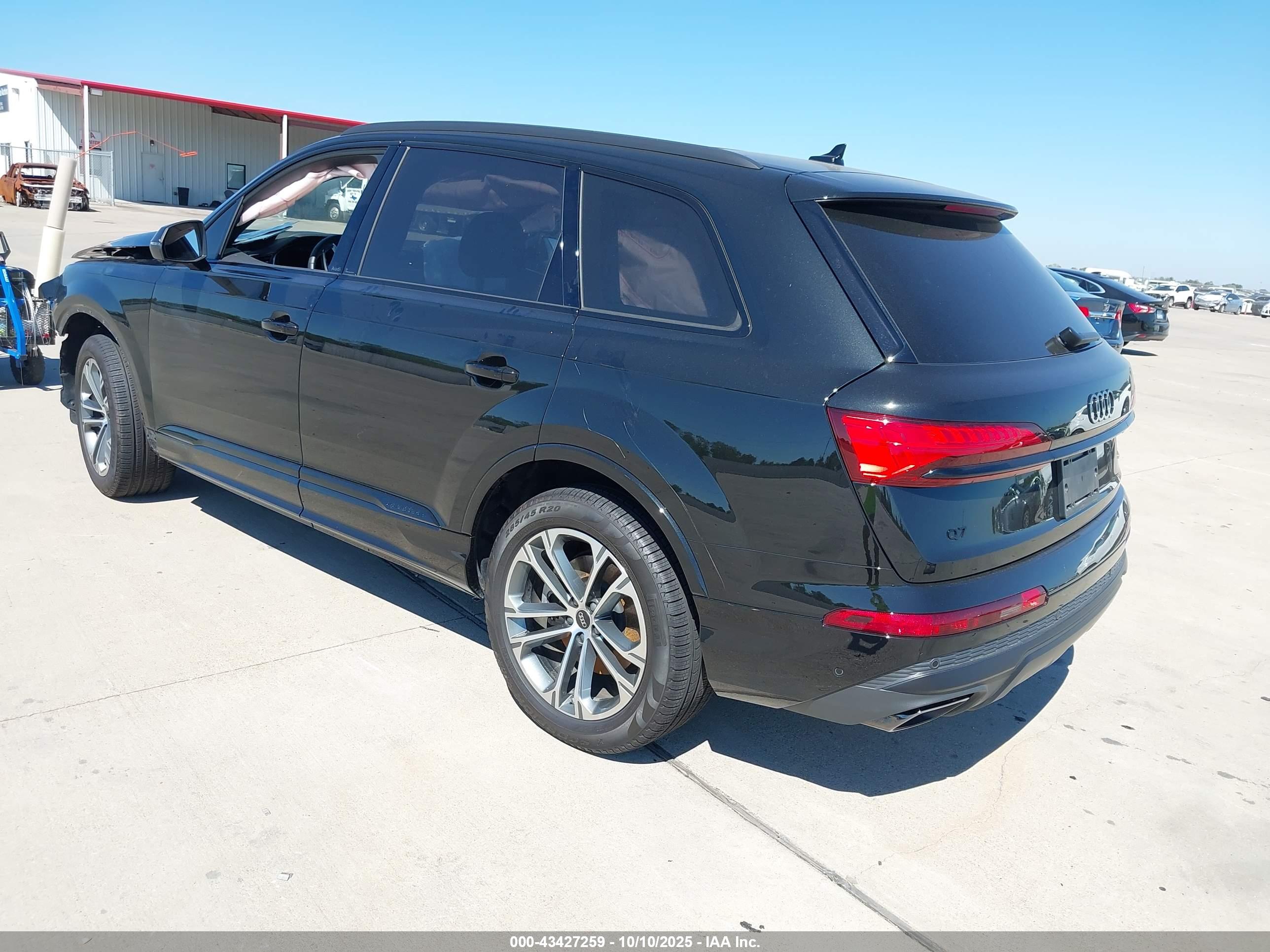 AUDI Q7 image 3