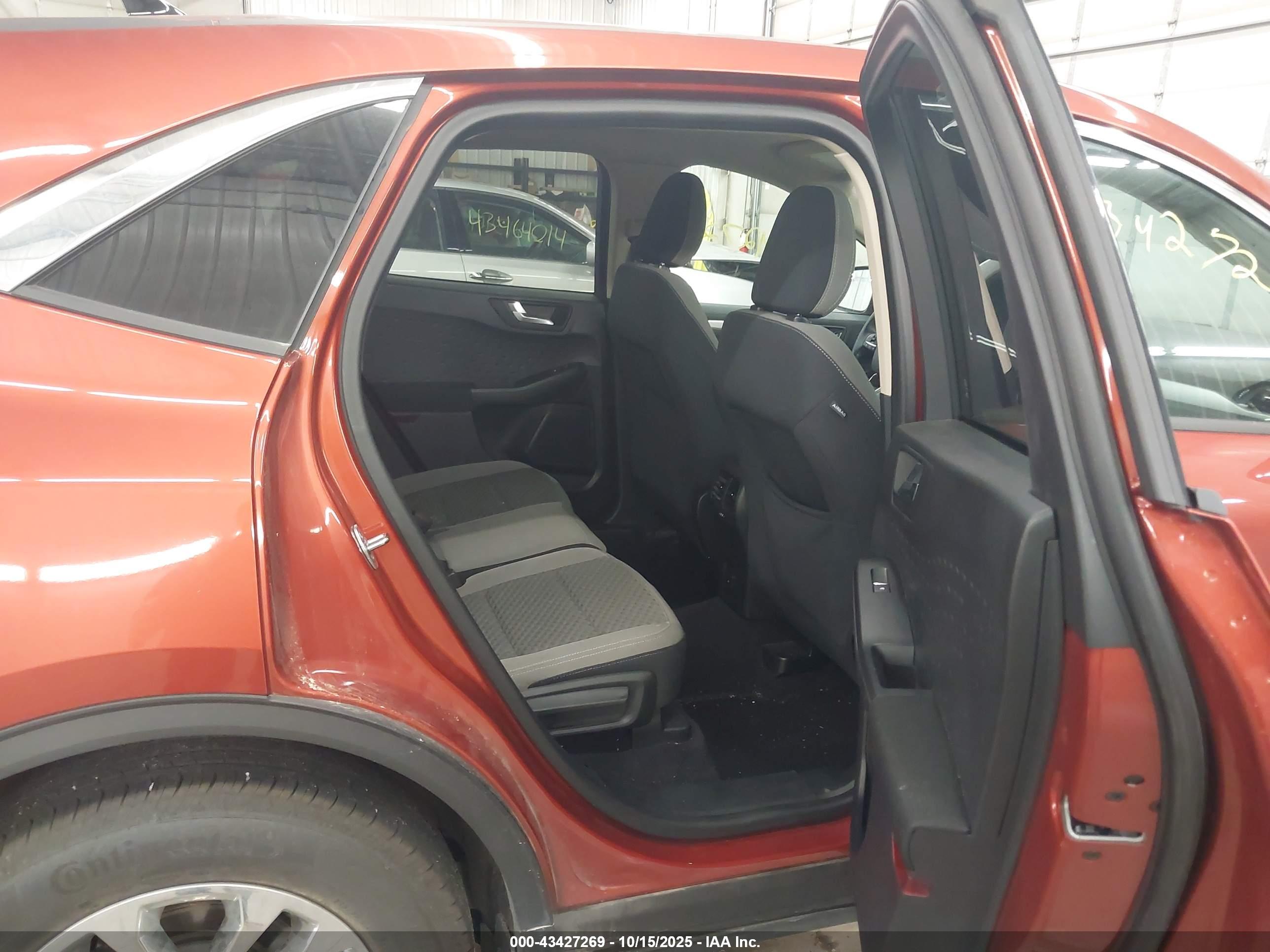 FORD ESCAPE image 8