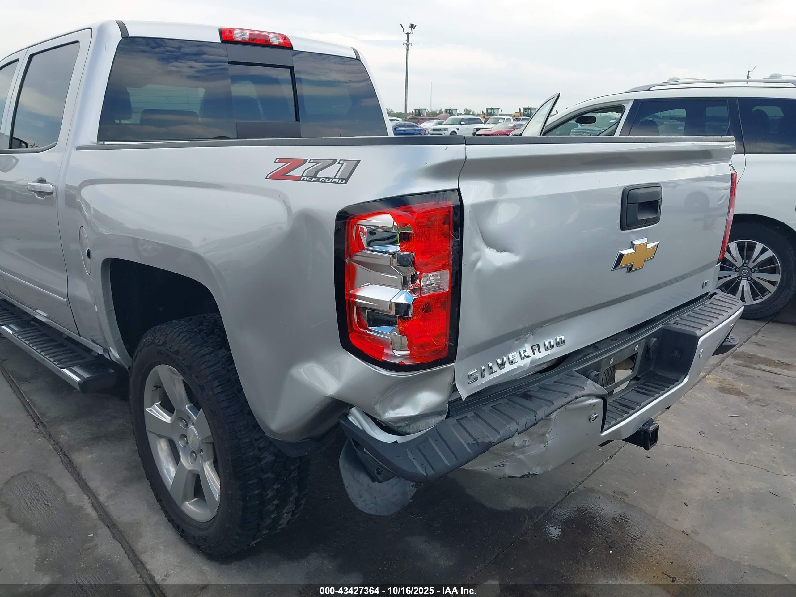 CHEVROLET SILVERADO image 6